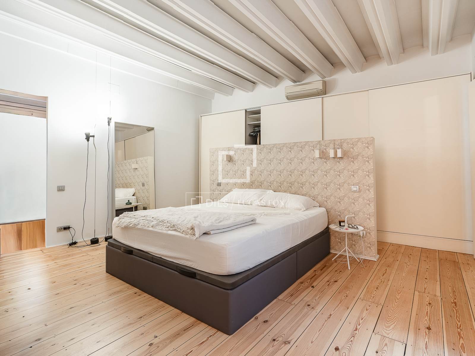 Apartamento en Barcelona, España 2 dormitorios, 146 m2 No. 193674
