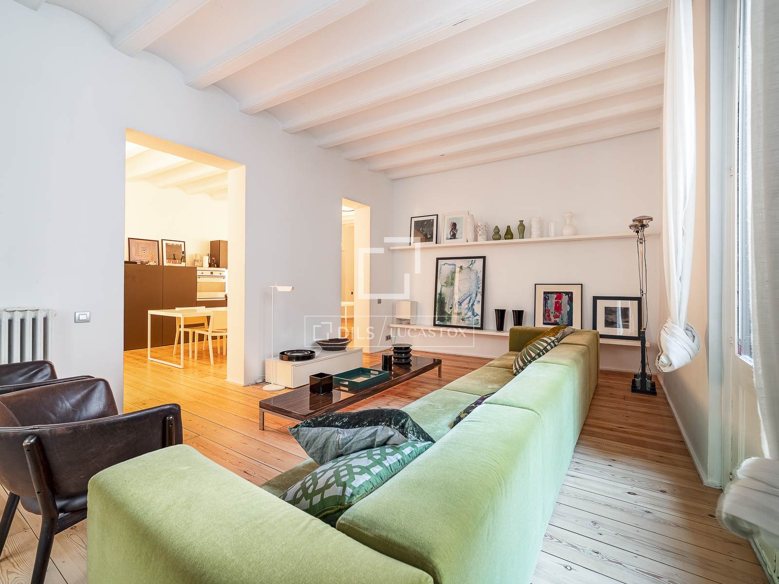 Apartamento en Barcelona, España 2 dormitorios, 146 m2 No. 193674