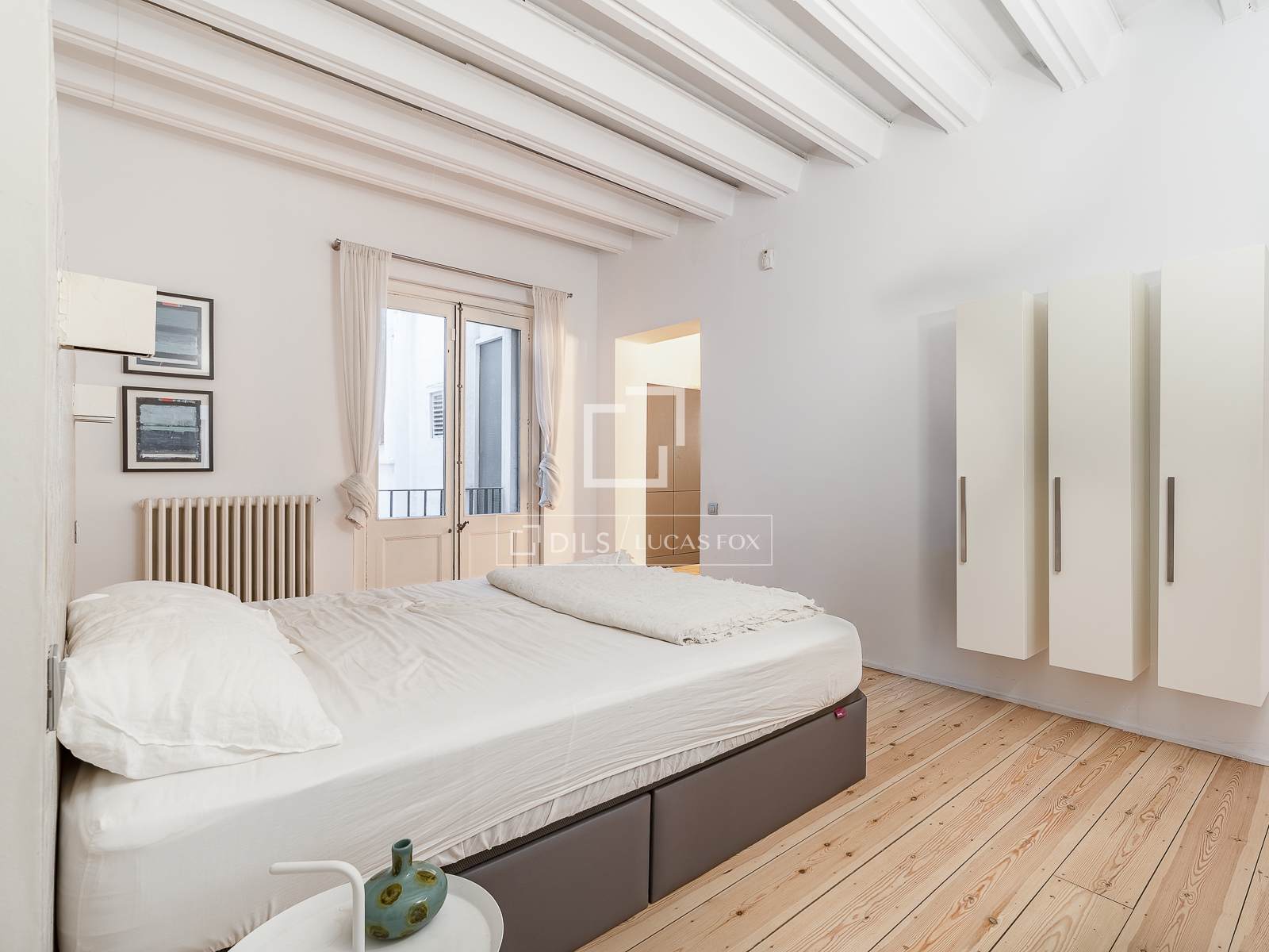 Apartamento en Barcelona, España 2 dormitorios, 146 m2 No. 193674