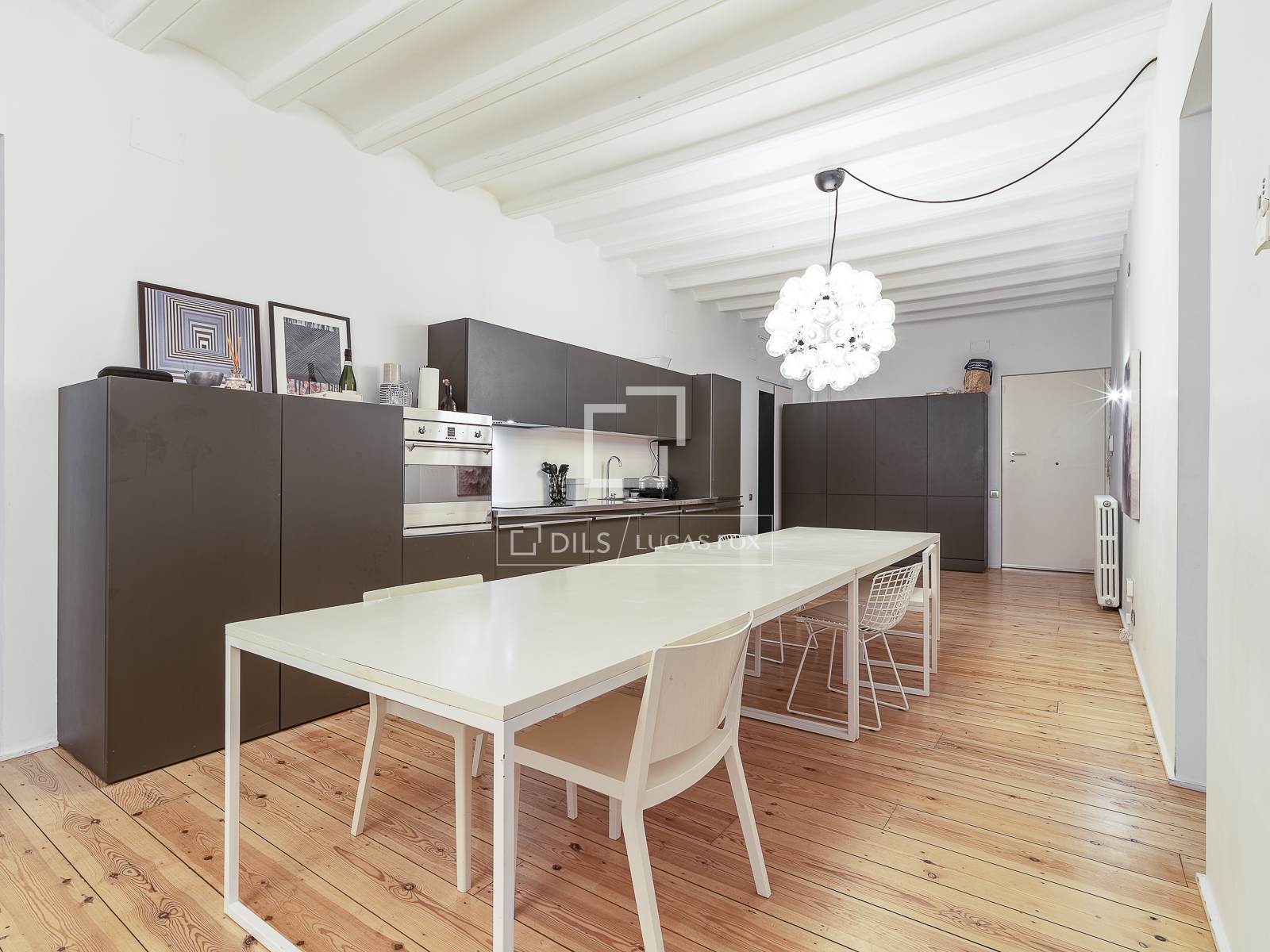 Apartamento en Barcelona, España 2 dormitorios, 146 m2 No. 193674