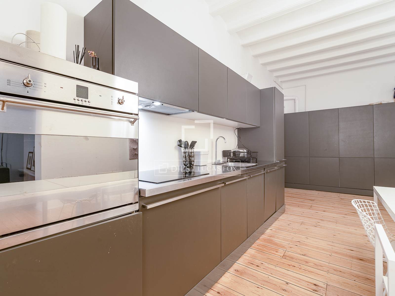 Apartamento en Barcelona, España 2 dormitorios, 146 m2 No. 193674