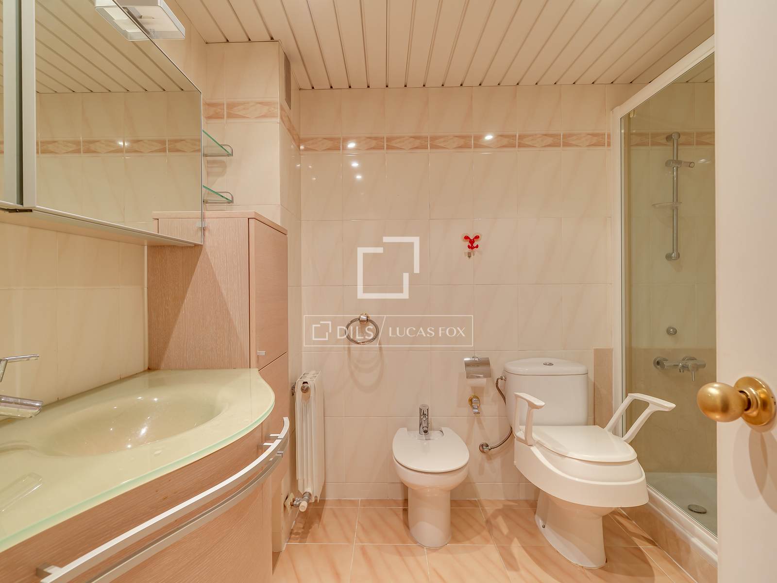 Huoneisto Barcelona, Espanja 4 makuuhuonetta, 144 m2 No. 193673