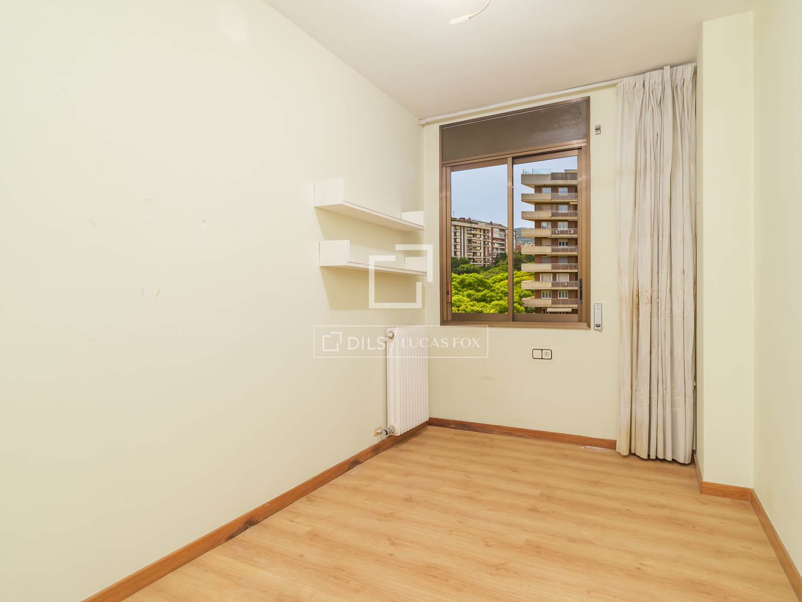 Huoneisto Barcelona, Espanja 4 makuuhuonetta, 144 m2 No. 193673