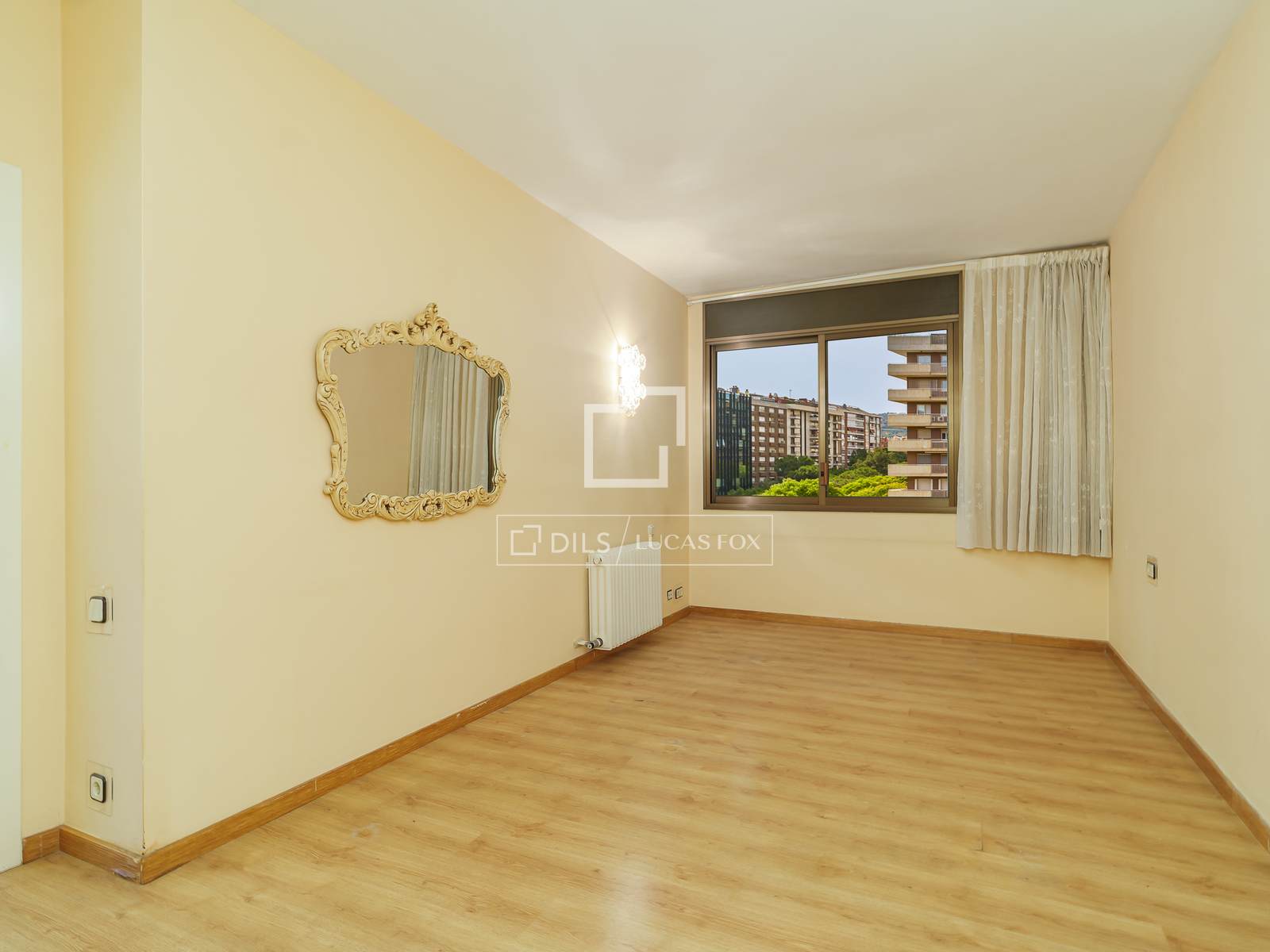 Huoneisto Barcelona, Espanja 4 makuuhuonetta, 144 m2 No. 193673
