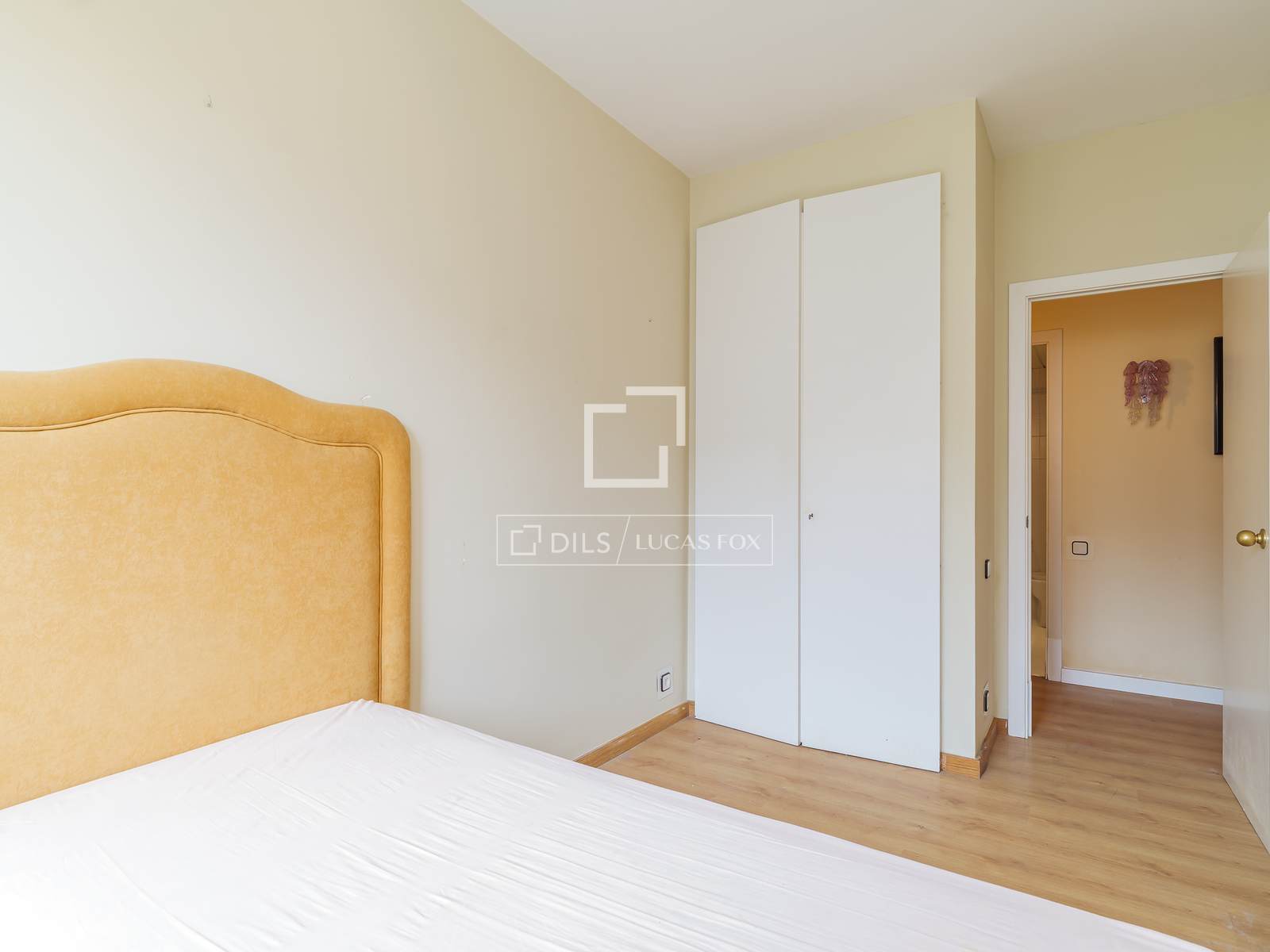 Huoneisto Barcelona, Espanja 4 makuuhuonetta, 144 m2 No. 193673