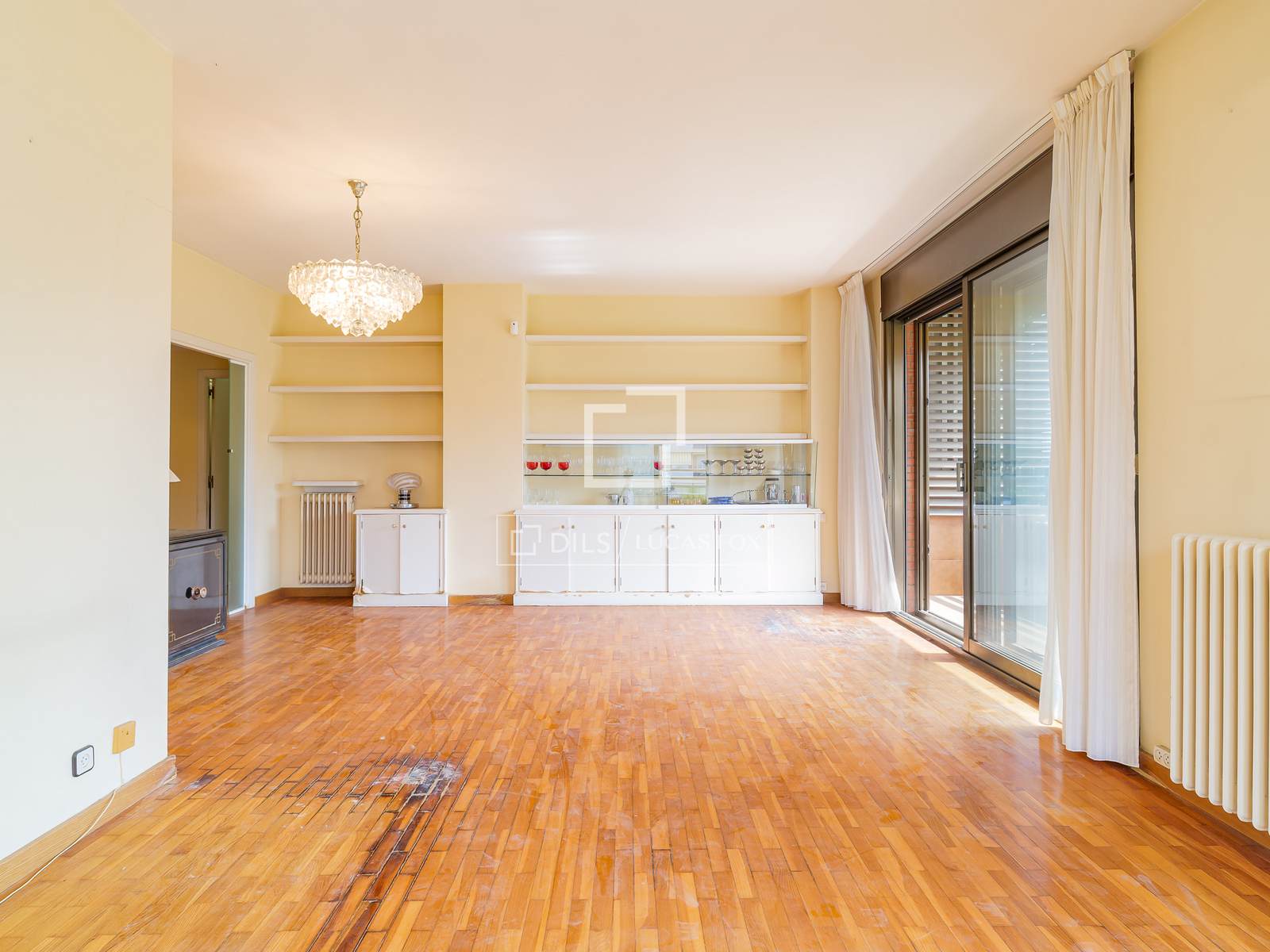 Huoneisto Barcelona, Espanja 4 makuuhuonetta, 144 m2 No. 193673