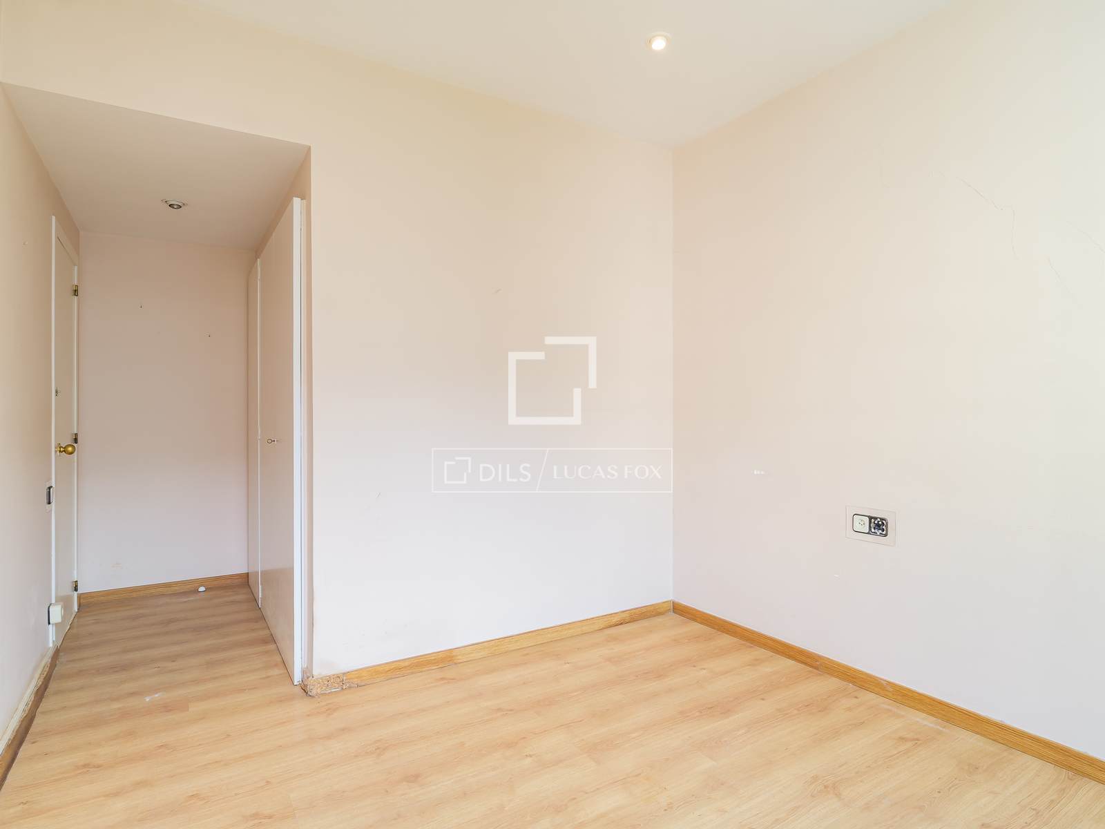 Huoneisto Barcelona, Espanja 4 makuuhuonetta, 144 m2 No. 193673