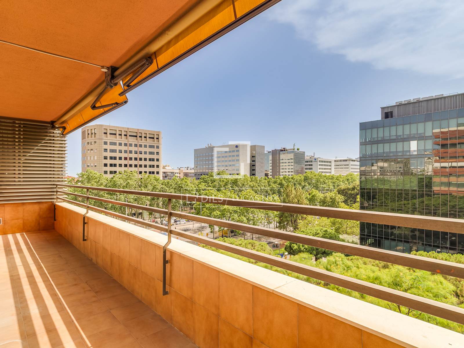Huoneisto Barcelona, Espanja 4 makuuhuonetta, 144 m2 No. 193673