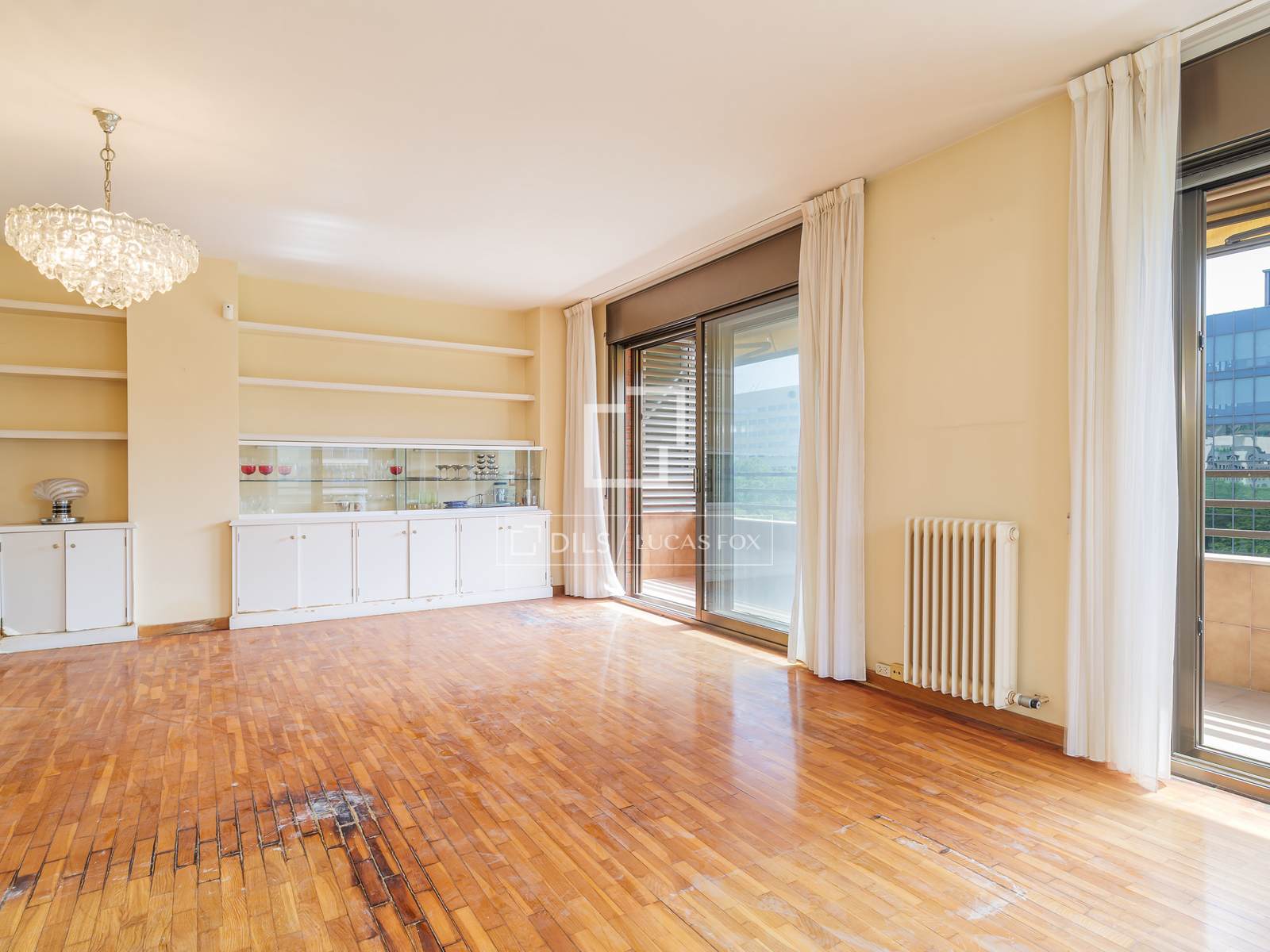 Huoneisto Barcelona, Espanja 4 makuuhuonetta, 144 m2 No. 193673
