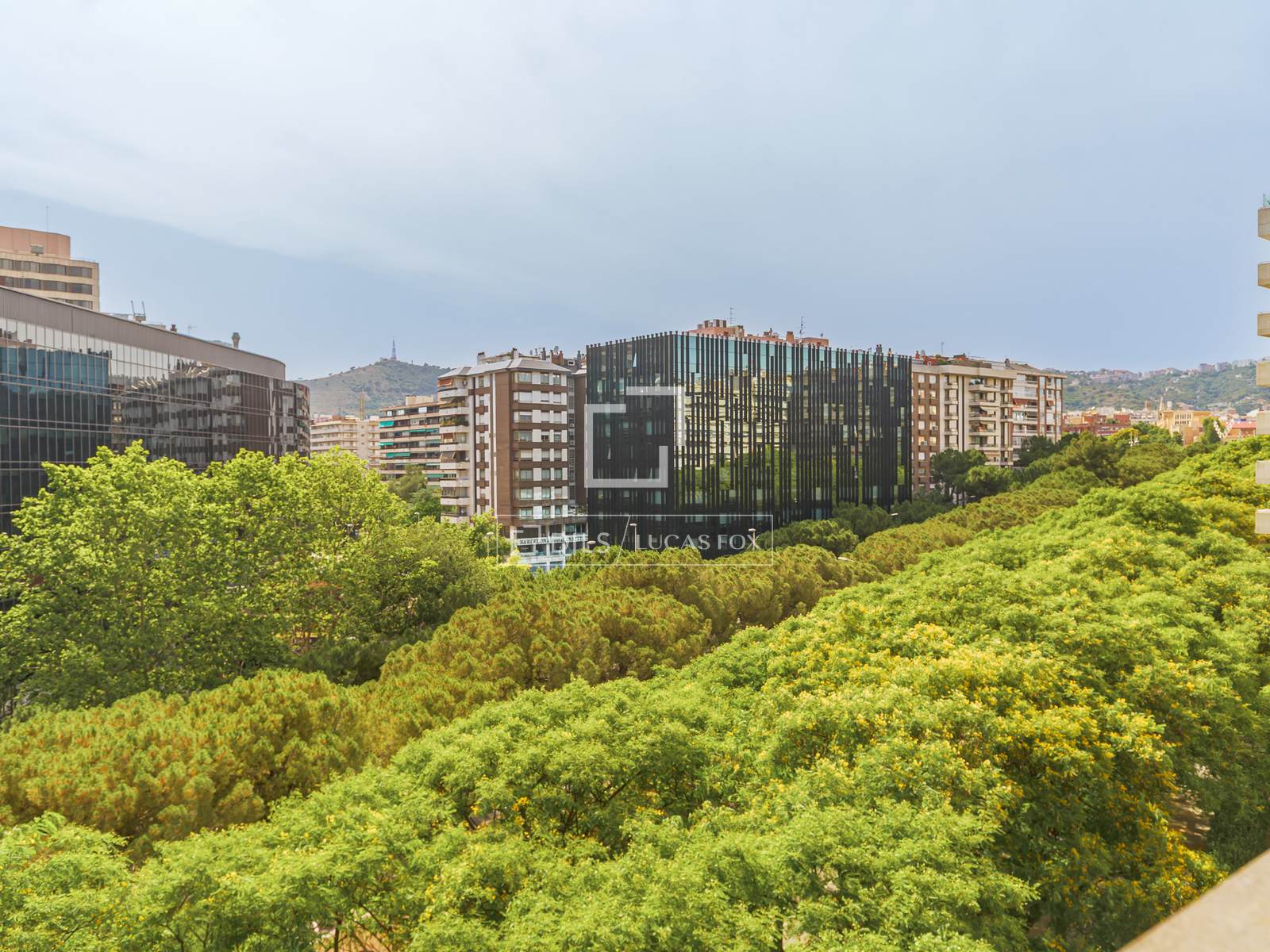 Huoneisto Barcelona, Espanja 4 makuuhuonetta, 144 m2 No. 193673