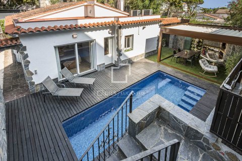 Villa a Castelldefels, Barcelona, Spagna 3 camere da letto, 163 mq. N° 193675
