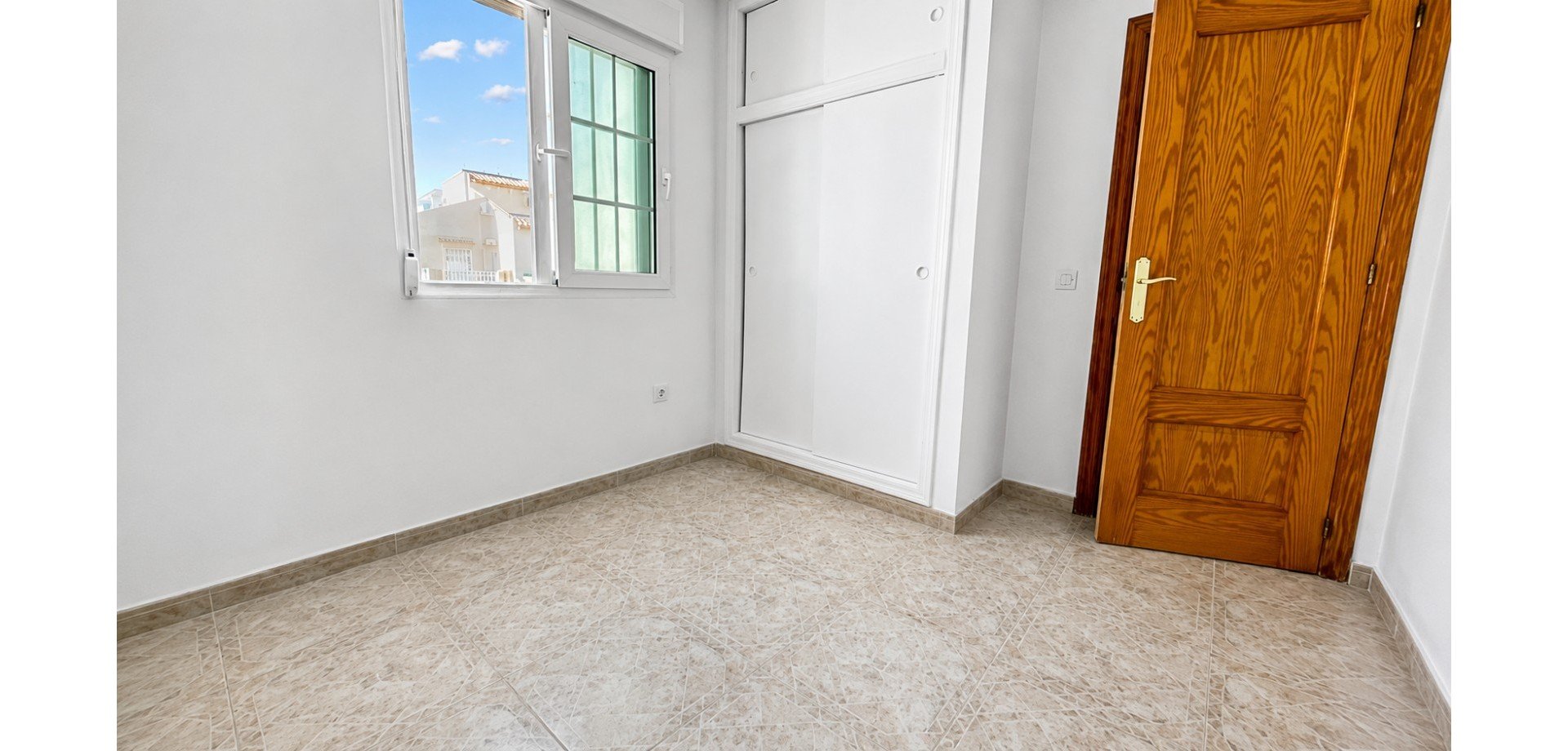 Apartamento en Alicante, España 2 dormitorios, 72 m2 No. 189532