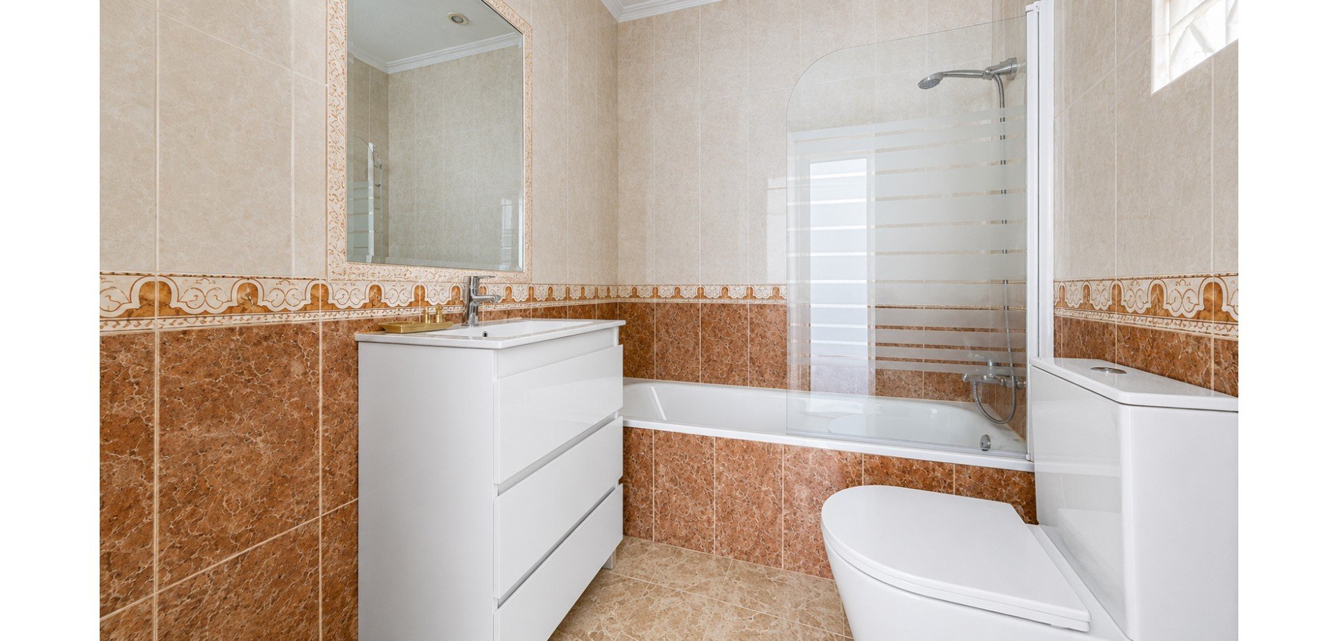 Apartamento en Alicante, España 2 dormitorios, 72 m2 No. 189532