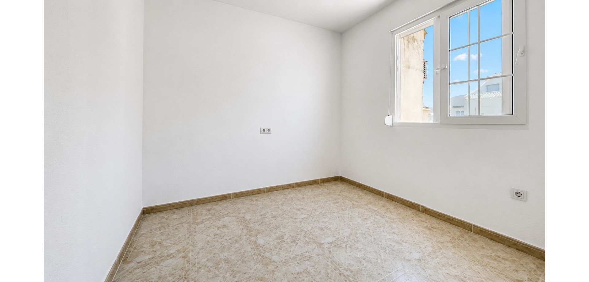 Apartamento en Alicante, España 2 dormitorios, 72 m2 No. 189532