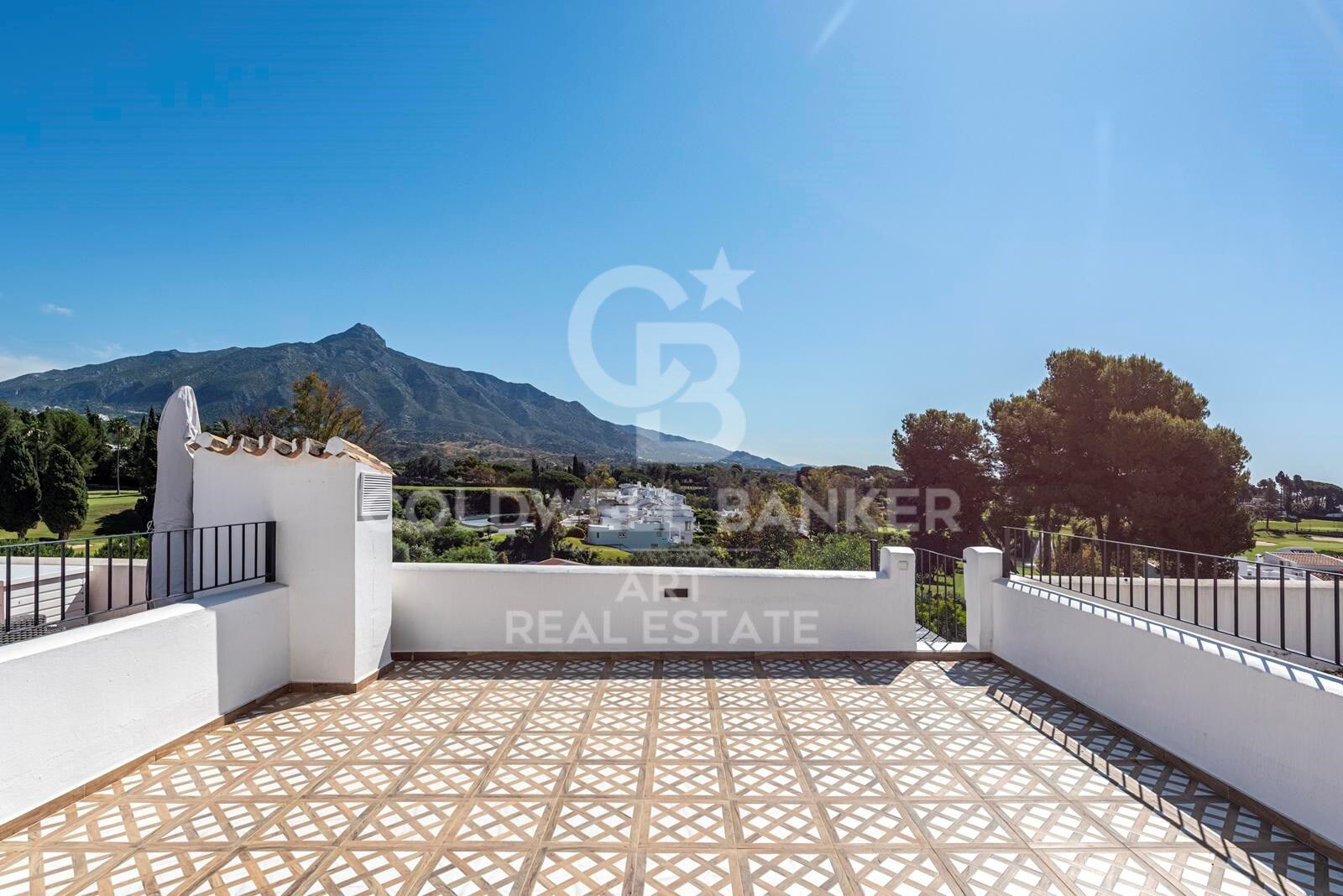 Casa adosada en Marbella, Málaga, España 2 dormitorios, 111 m2 No. 157964