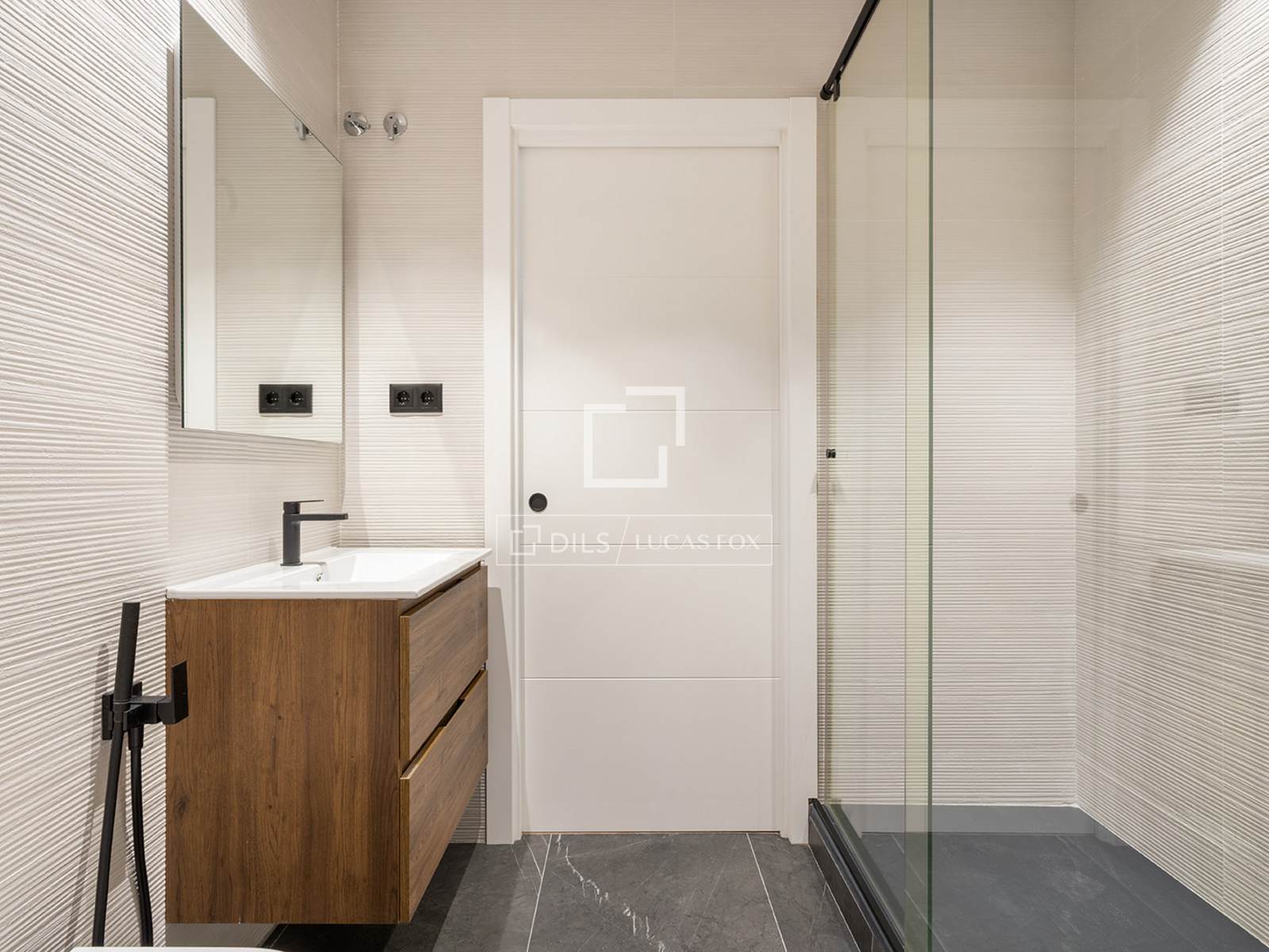 Apartment in Barcelona, Spain 3 bedrooms, 156 sq.m. No. 150643