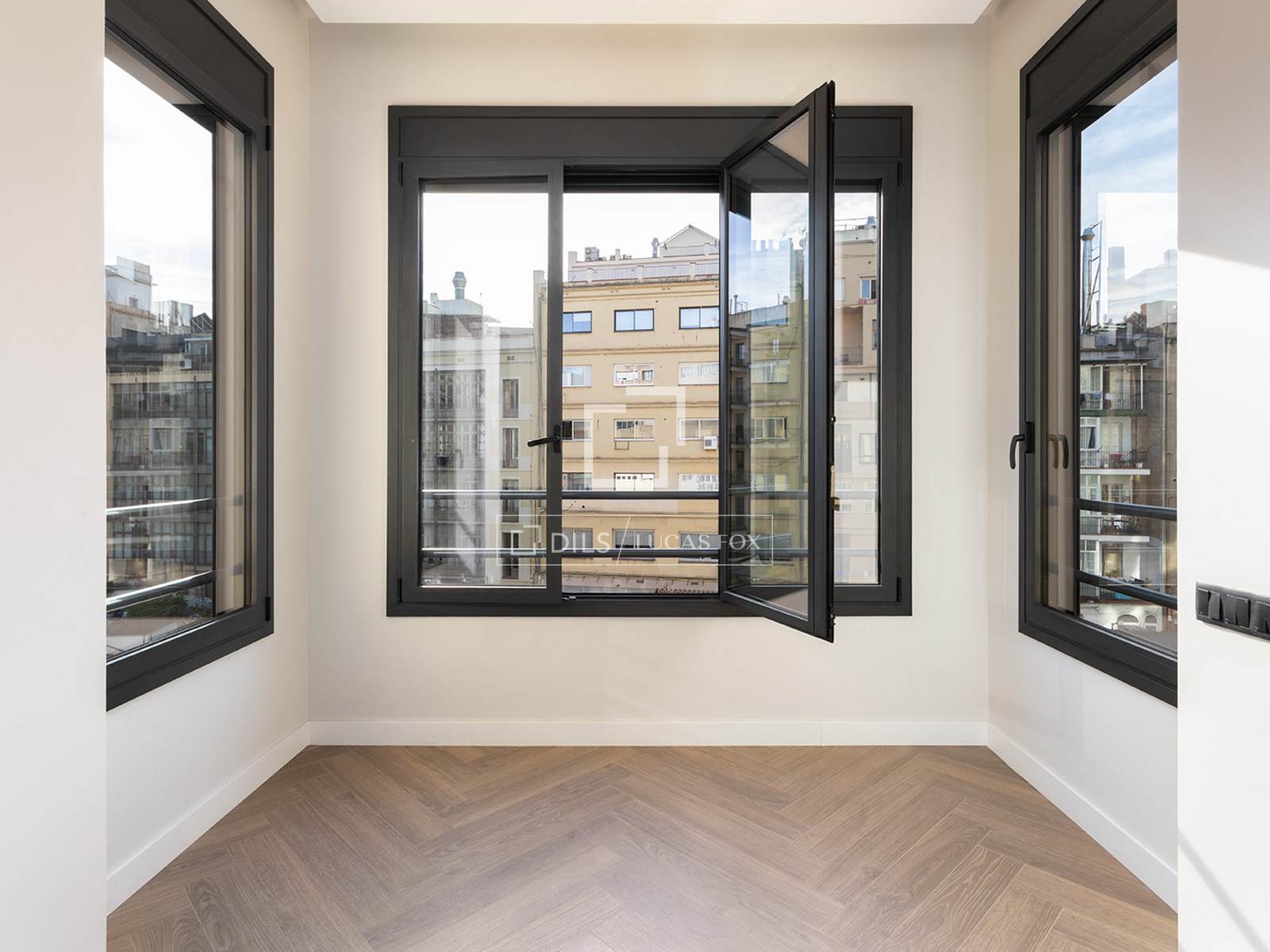 Apartment in Barcelona, Spain 3 bedrooms, 156 sq.m. No. 150643