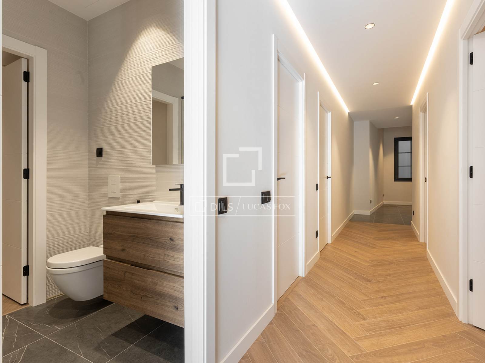 Apartment in Barcelona, Spain 3 bedrooms, 156 sq.m. No. 150643