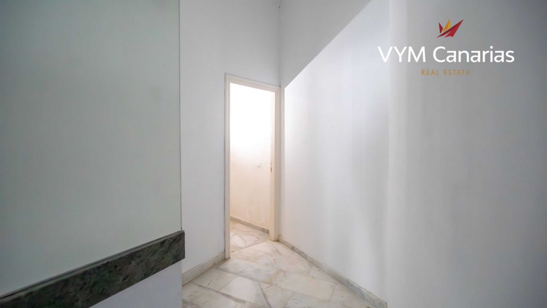Liikekiinteistö Puerto de Santiago, Tenerife, Espanja 1 makuuhuone, 122 m2 No. 183677