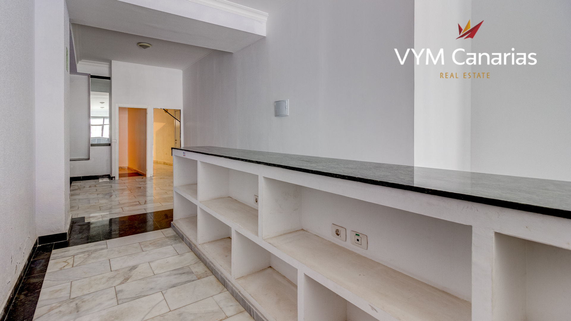 Liikekiinteistö Puerto de Santiago, Tenerife, Espanja 1 makuuhuone, 122 m2 No. 183677