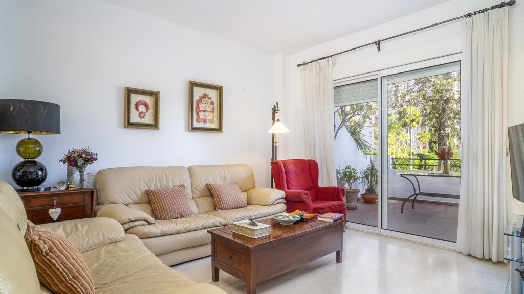 Talo Estepona, Malaga, Espanja 4 makuuhuonetta, 142.8 m2 No. 107378