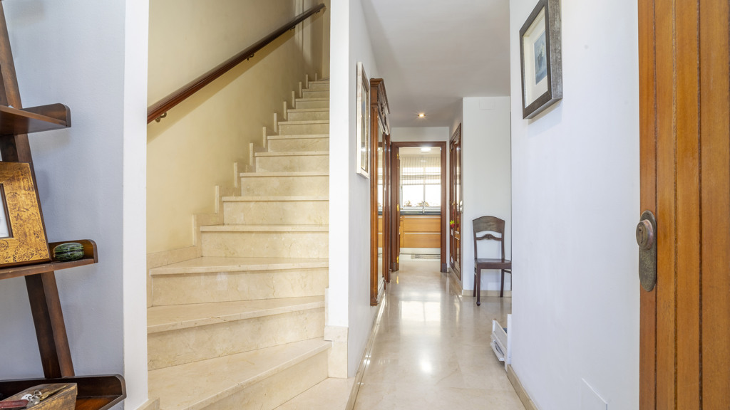 Talo Estepona, Malaga, Espanja 4 makuuhuonetta, 142.8 m2 No. 107378