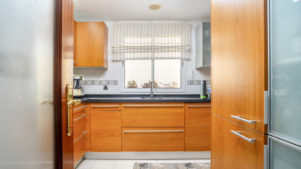 Talo Estepona, Malaga, Espanja 4 makuuhuonetta, 142.8 m2 No. 107378