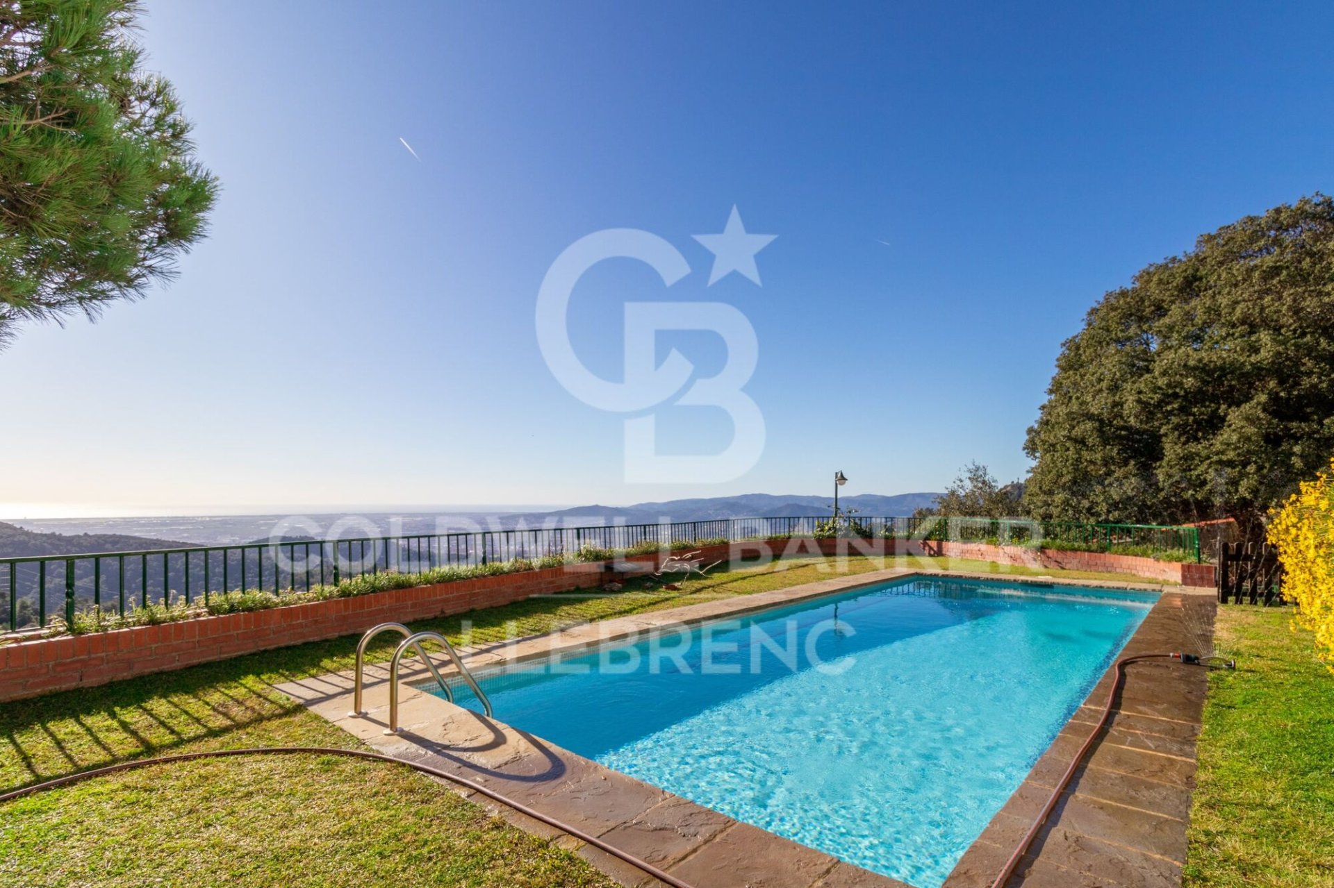 Dom w Barcelona, Hiszpania 6 sypialni, 802 mkw. nr 159584