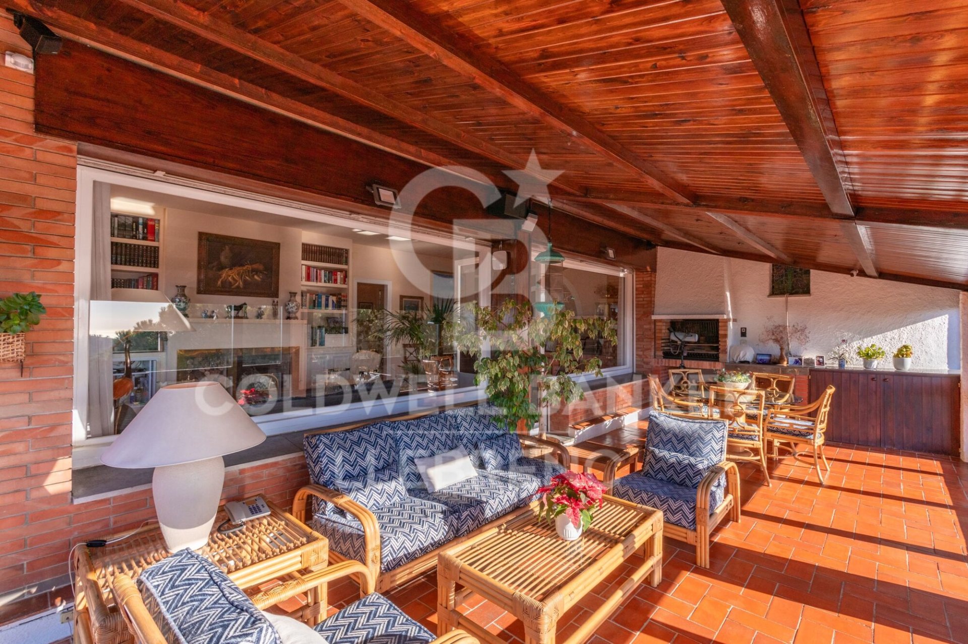 Dom w Barcelona, Hiszpania 6 sypialni, 802 mkw. nr 159584
