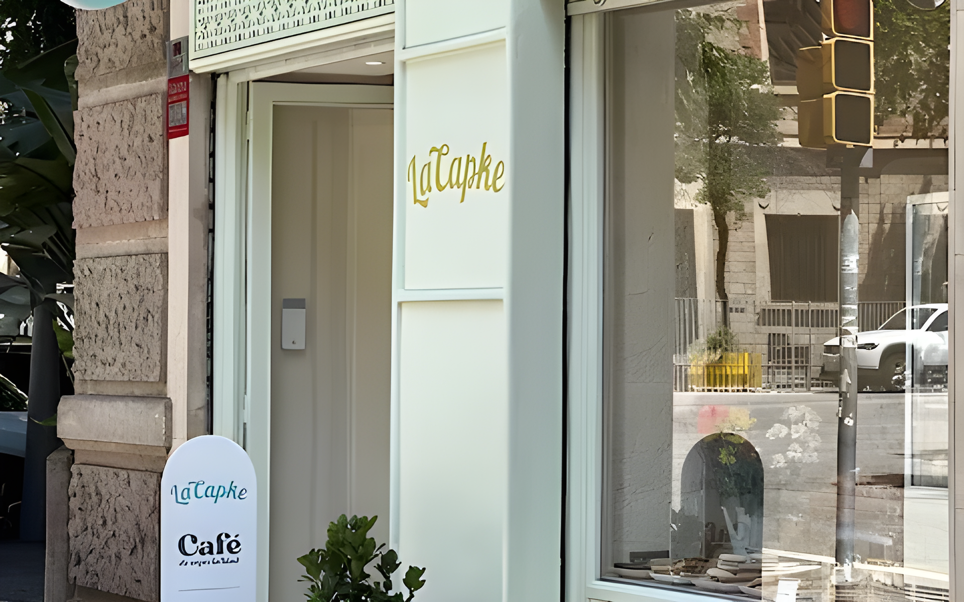 Commercial property à Barcelona, Espagne 60 m2 No. 141190
