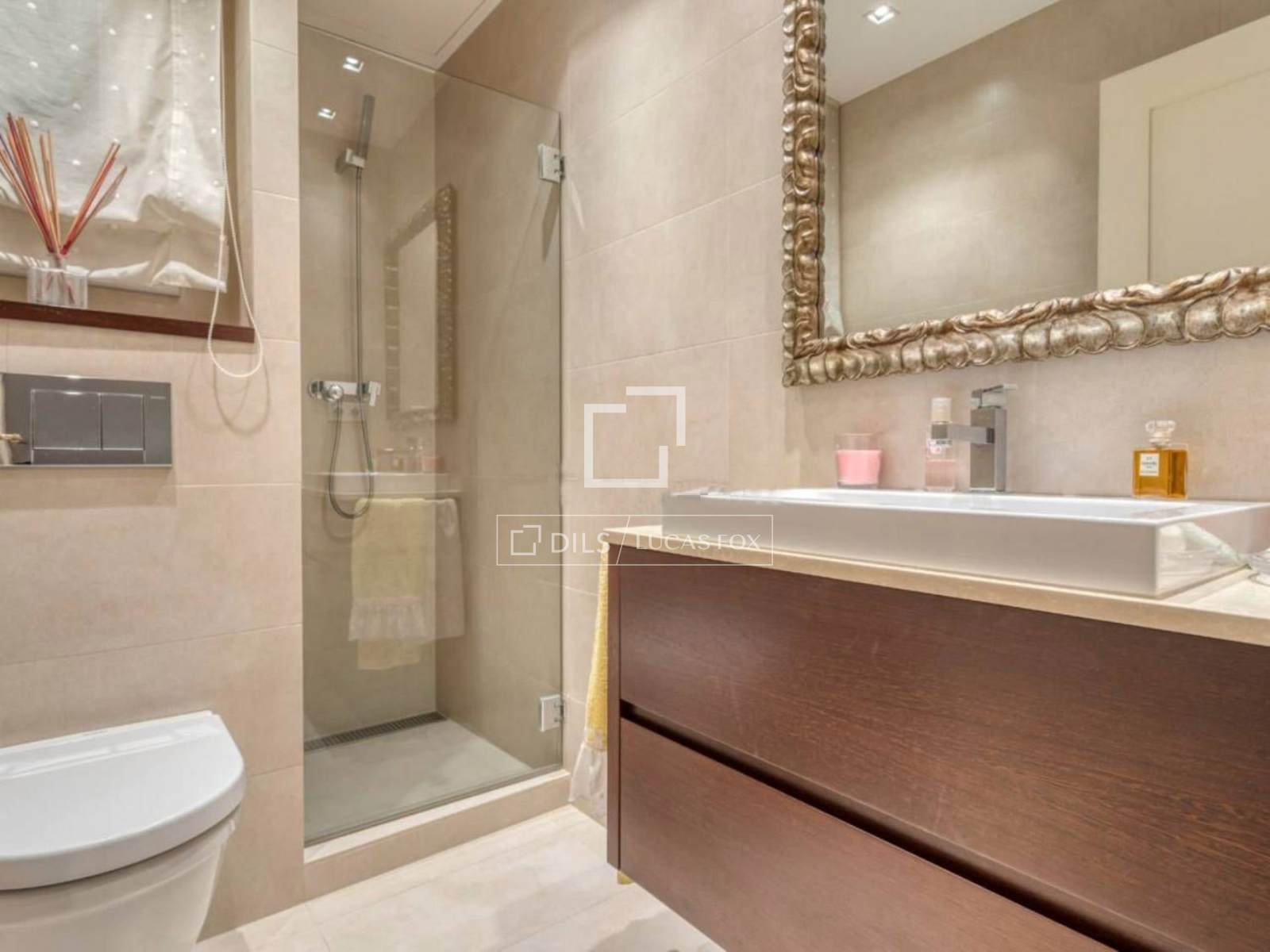 Wohnung in Barcelona, Spanien 5 Schlafzimmer, 207 m2 Nr. 192690