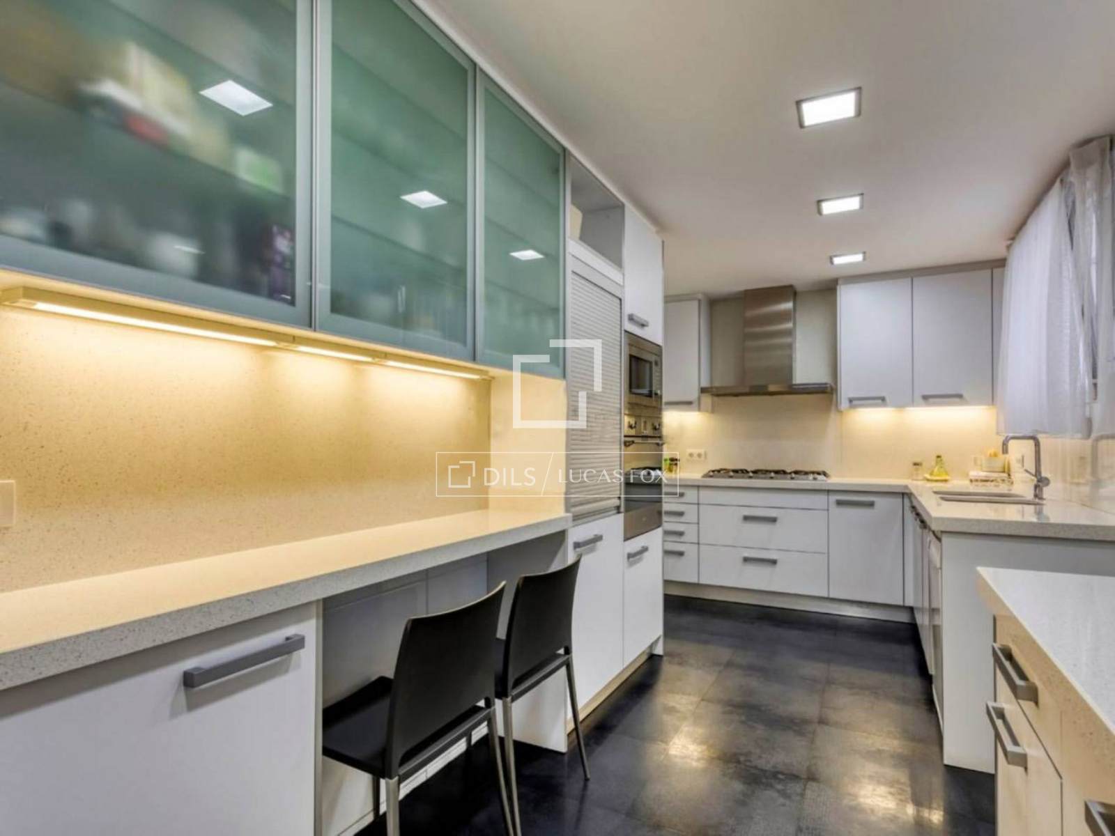 Wohnung in Barcelona, Spanien 5 Schlafzimmer, 207 m2 Nr. 192690