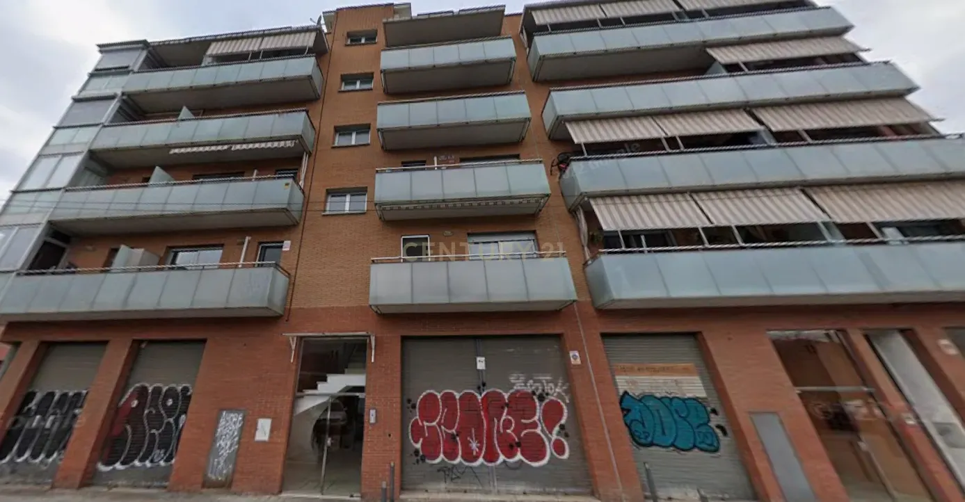 Garage in Montcada i Reixac, Barcelona, Spain No. 191195