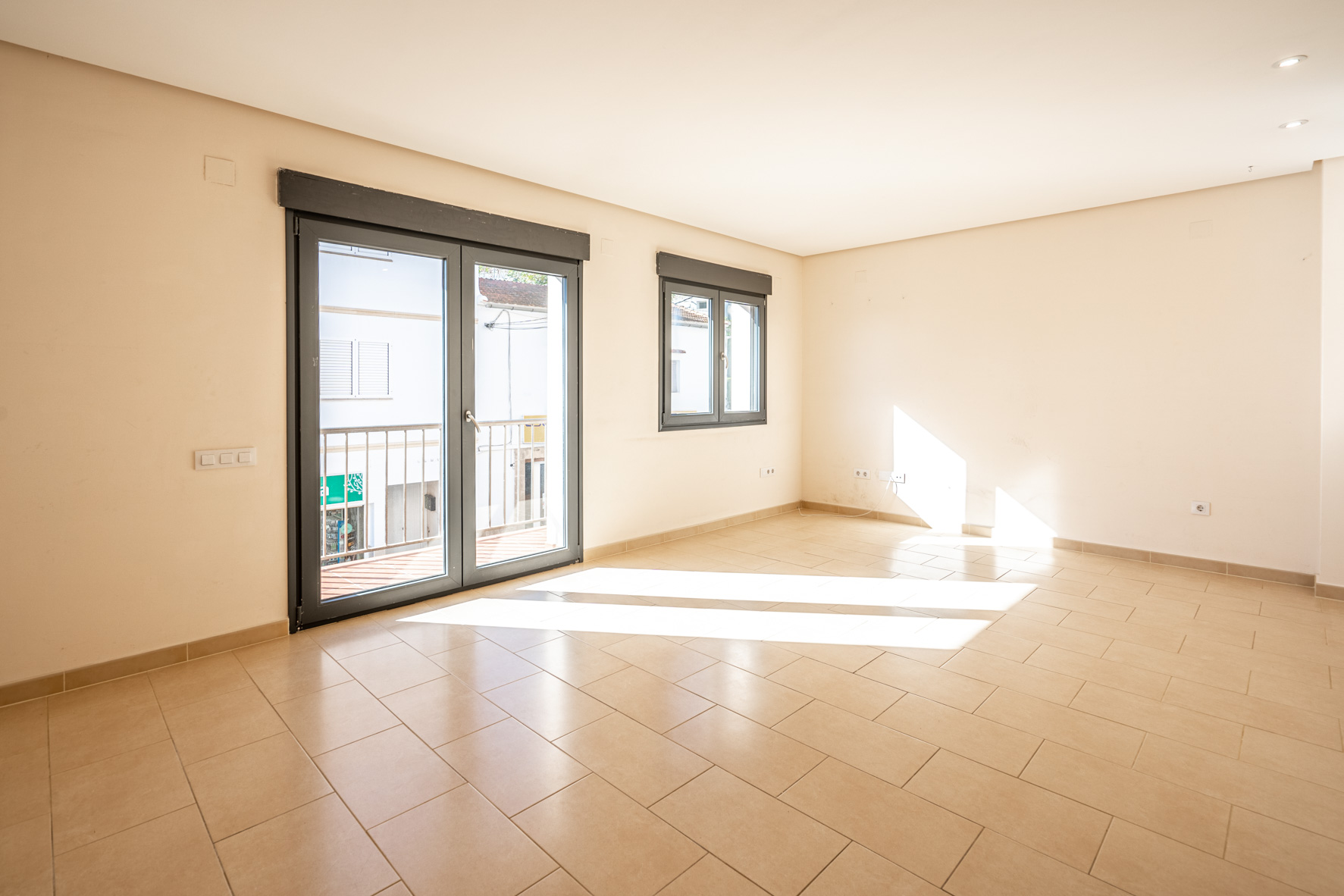 Radhus i Javea, Alicante, Spanien 4 sovrum, 420 kvm. Nr. 80298