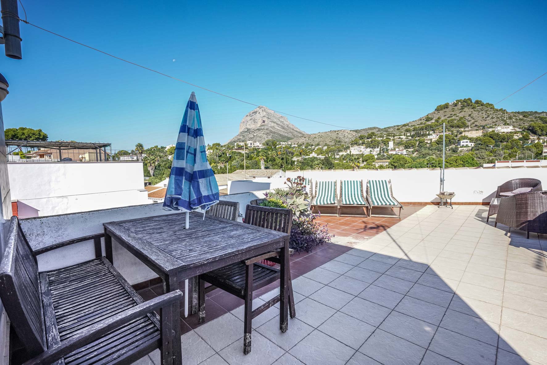 Radhus i Javea, Alicante, Spanien 4 sovrum, 420 kvm. Nr. 80298