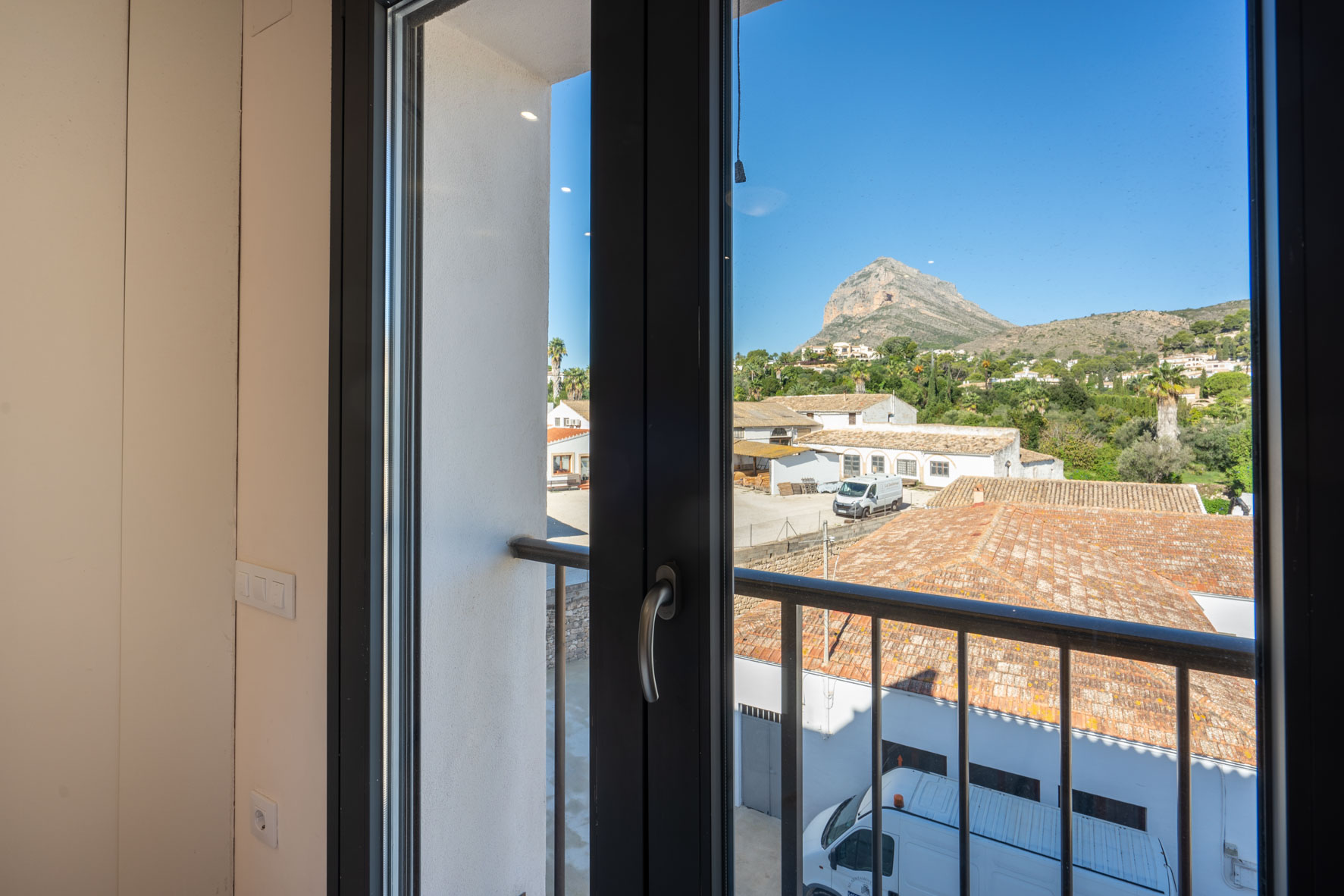 Radhus i Javea, Alicante, Spanien 4 sovrum, 420 kvm. Nr. 80298