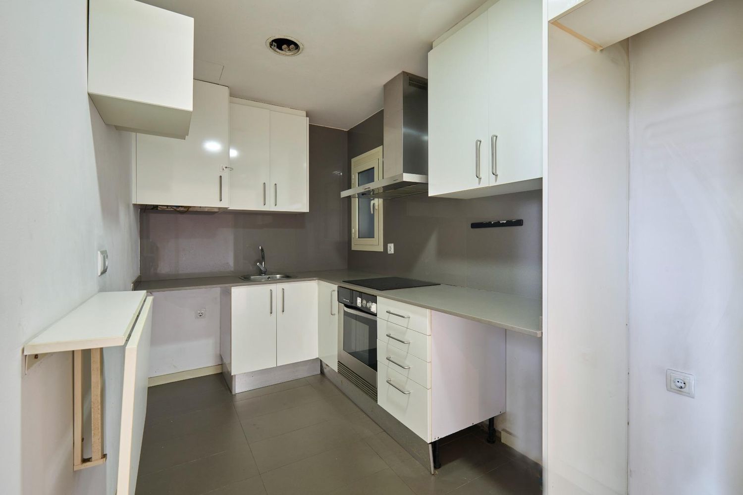 Apartament w Barcelona, Hiszpania 2 sypialnie, 80 mkw. nr 160719