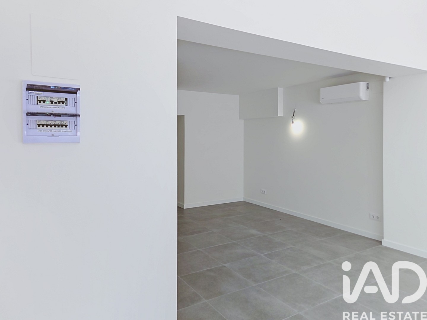 Komerciāls īpašums Barcelona, Spānijā 63 m2 Nr. 192122