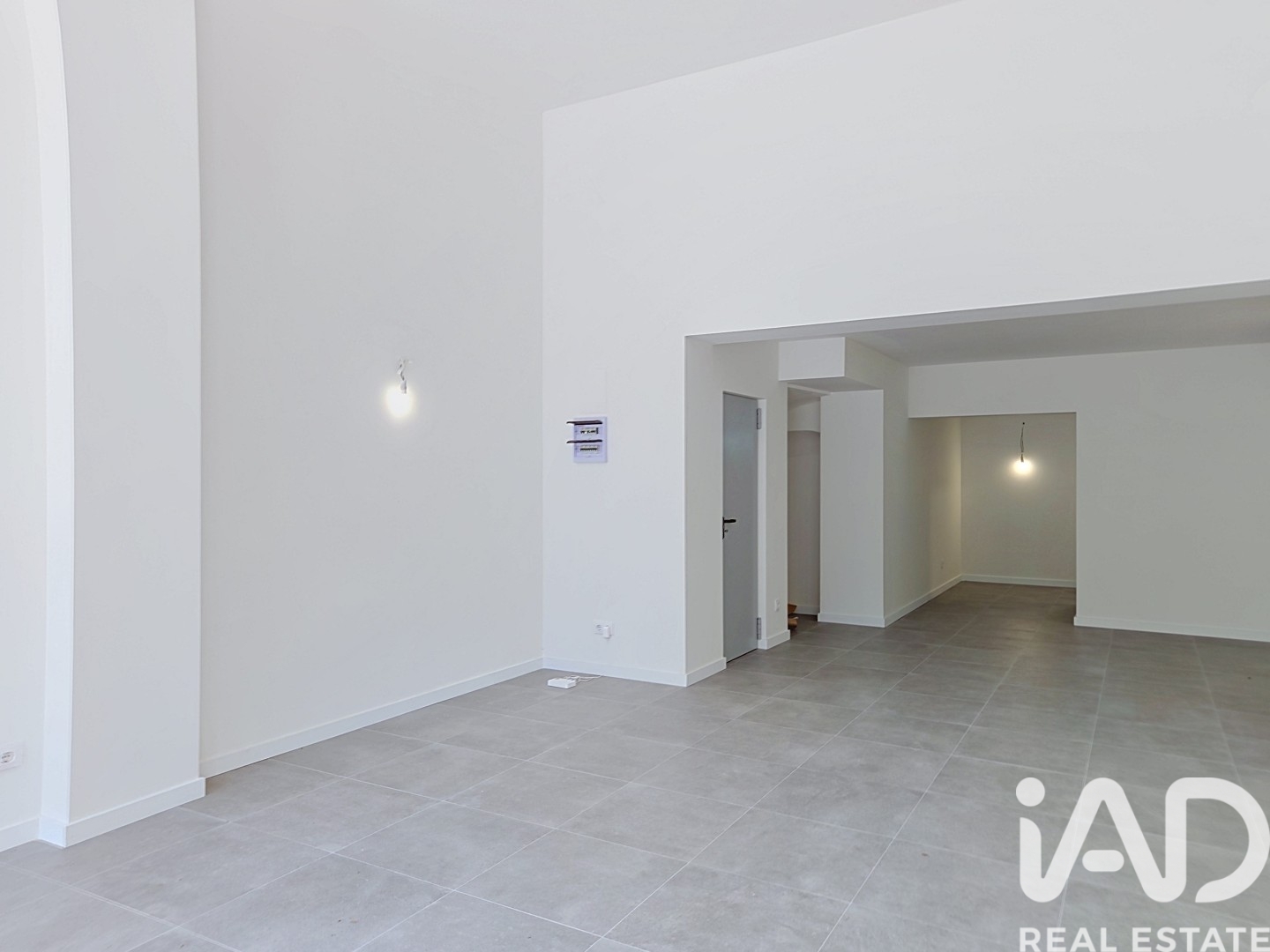 Komerciāls īpašums Barcelona, Spānijā 63 m2 Nr. 192122