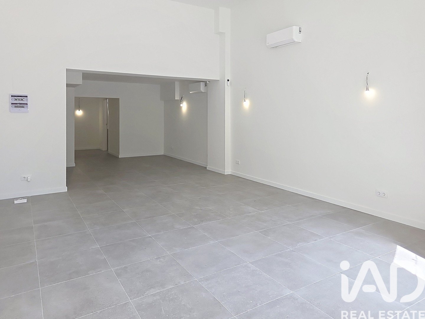 Komerciāls īpašums Barcelona, Spānijā 63 m2 Nr. 192122