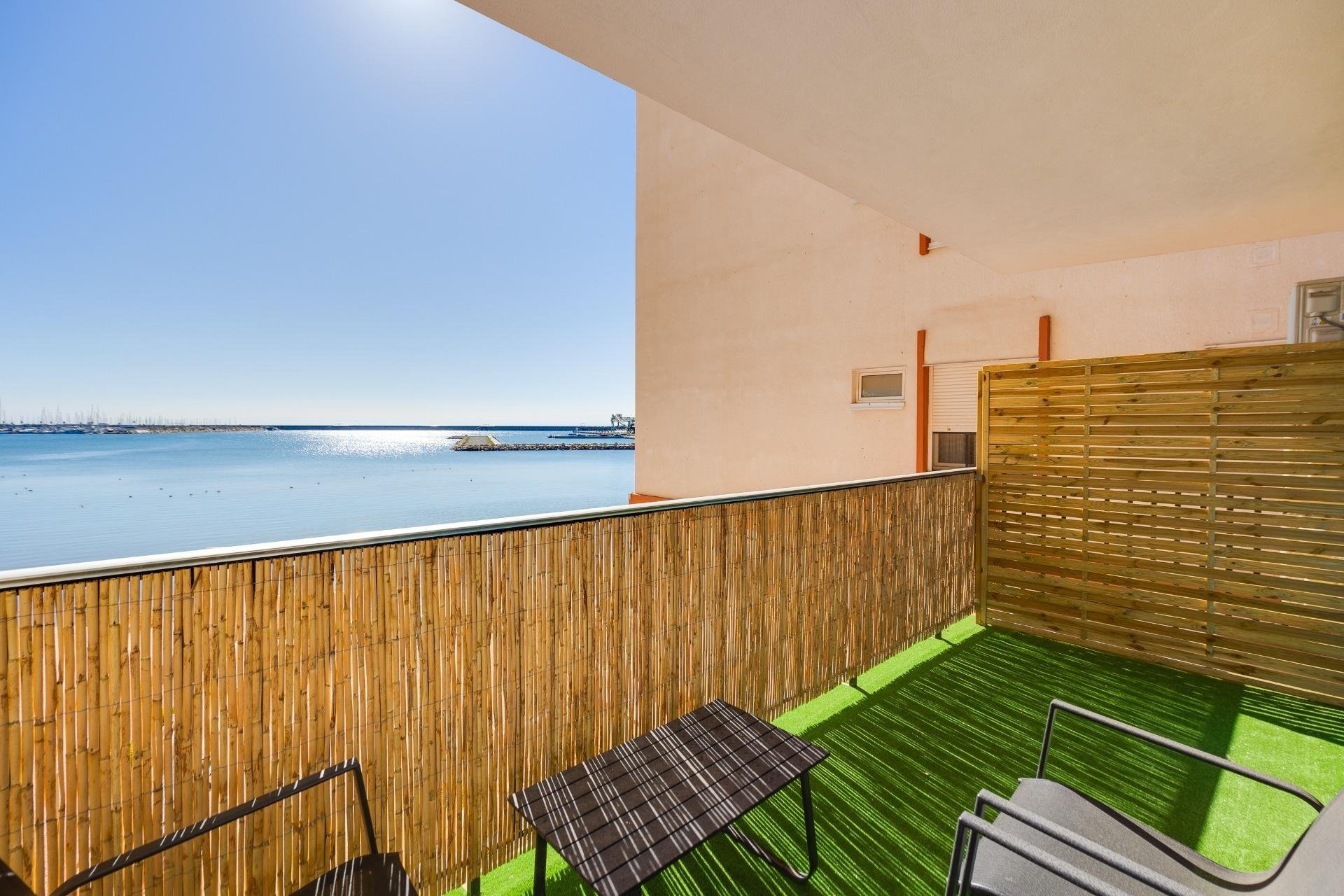 Apartment in Torrevieja, Alicante, Spain 2 bedrooms, 77 sq.m. No. 193744