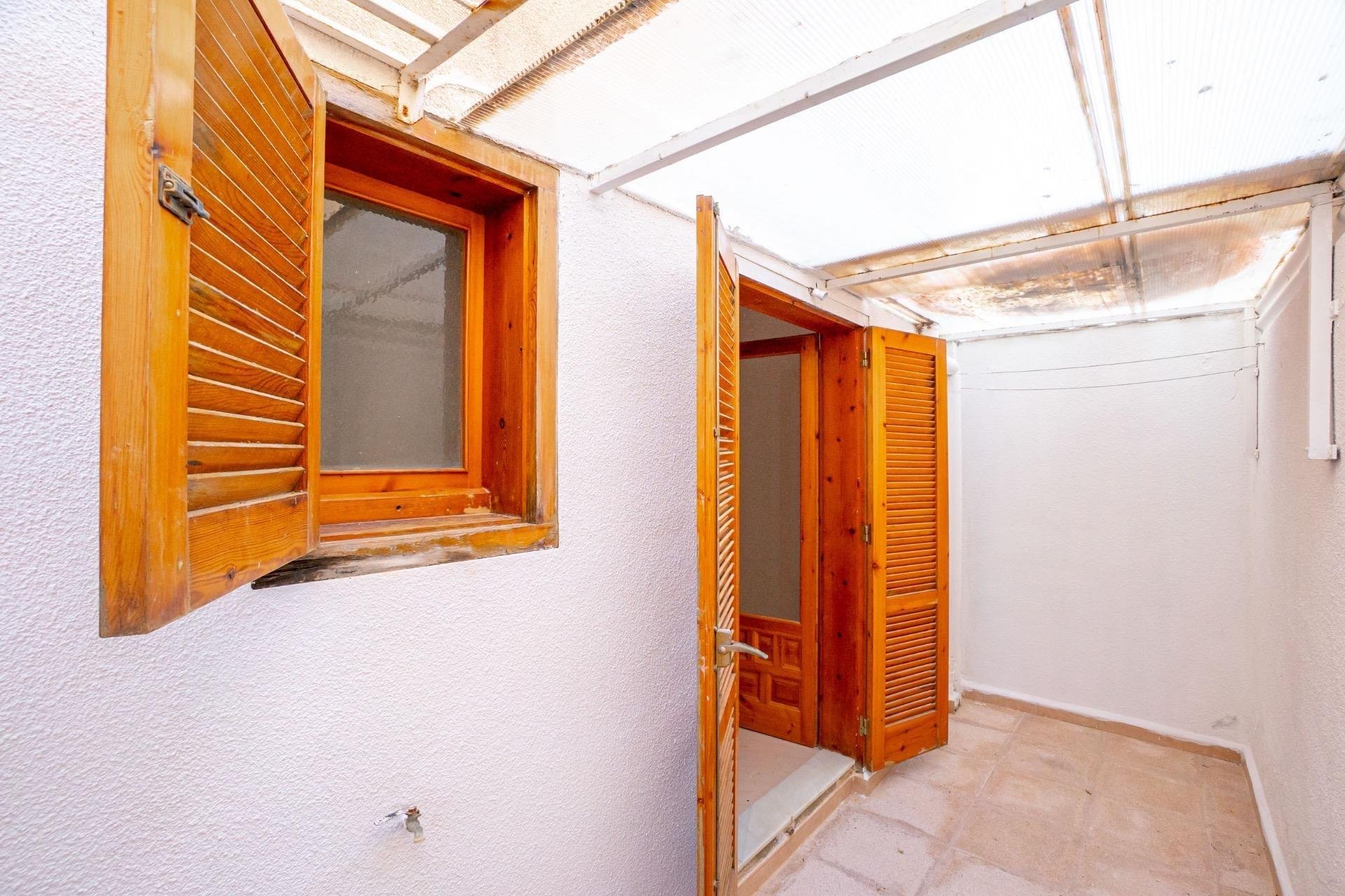 Bungalow en Torrevieja, Alicante, España 1 dormitorio, 36 m2 No. 193746