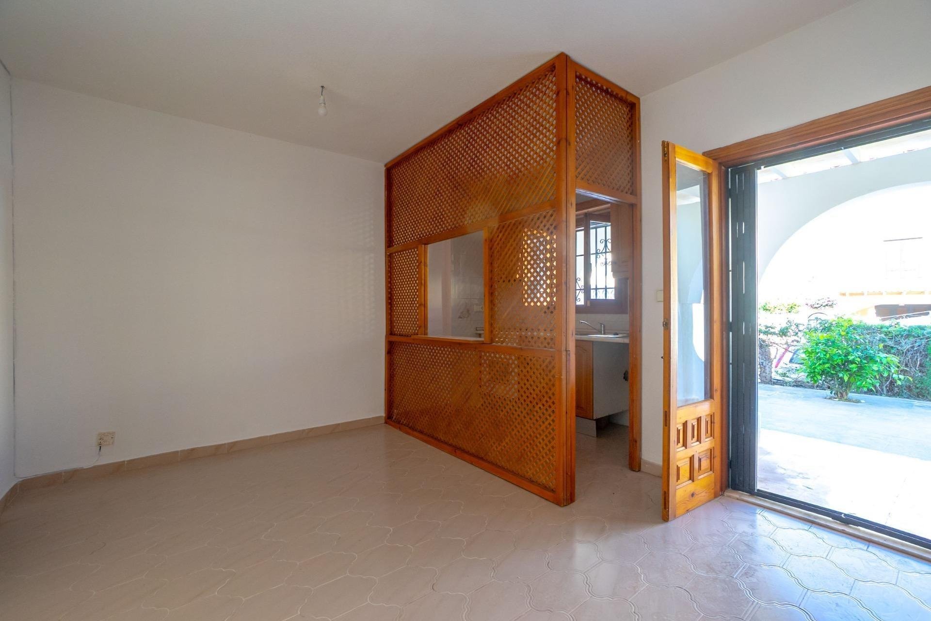 Bungalow en Torrevieja, Alicante, España 1 dormitorio, 36 m2 No. 193746