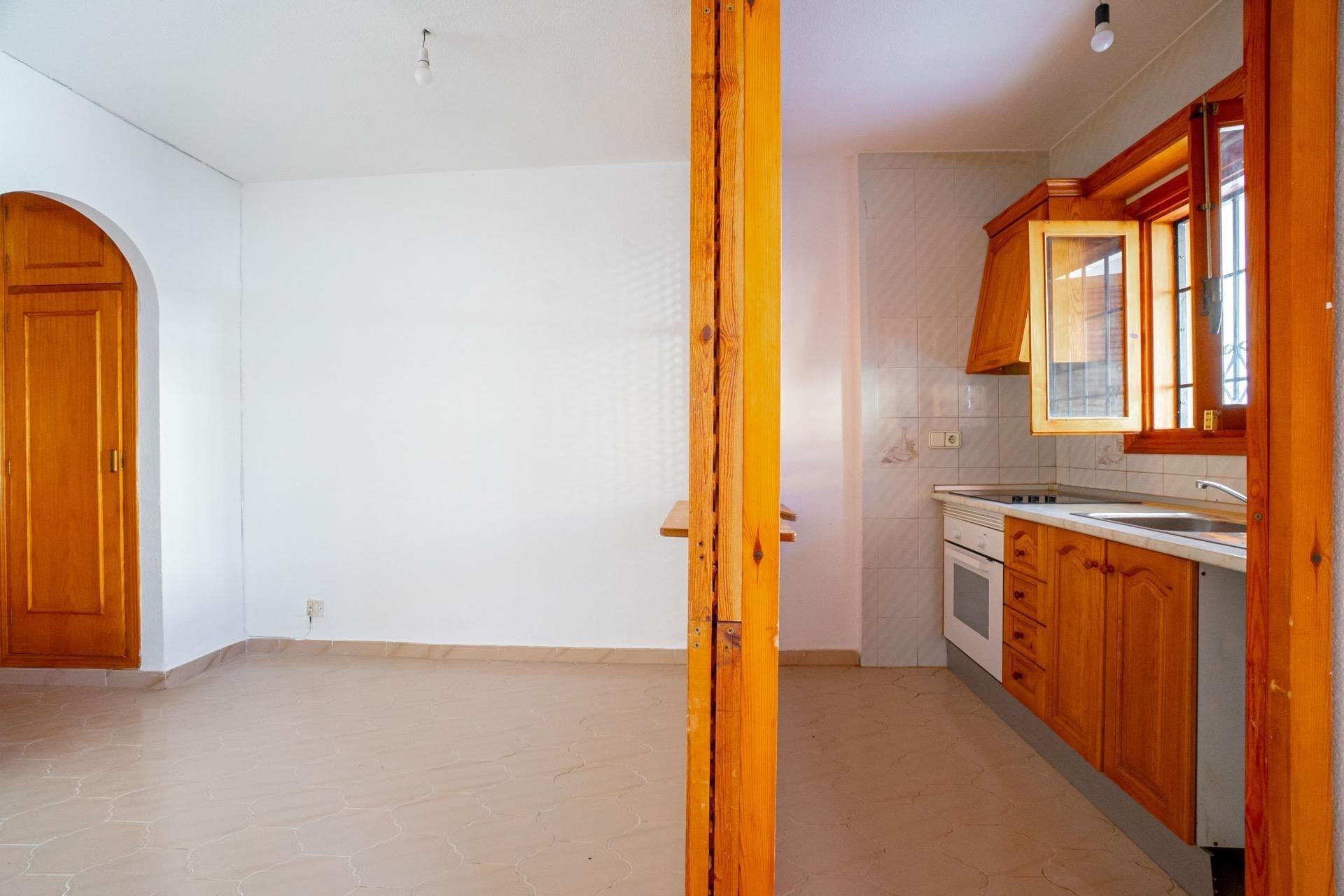 Bungalow en Torrevieja, Alicante, España 1 dormitorio, 36 m2 No. 193746