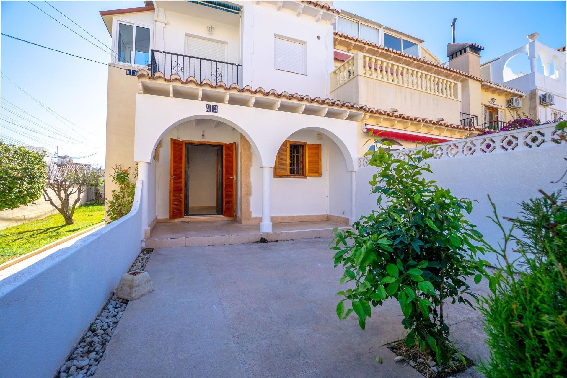 Bungalow en Torrevieja, Alicante, España 1 dormitorio, 36 m2 No. 193746