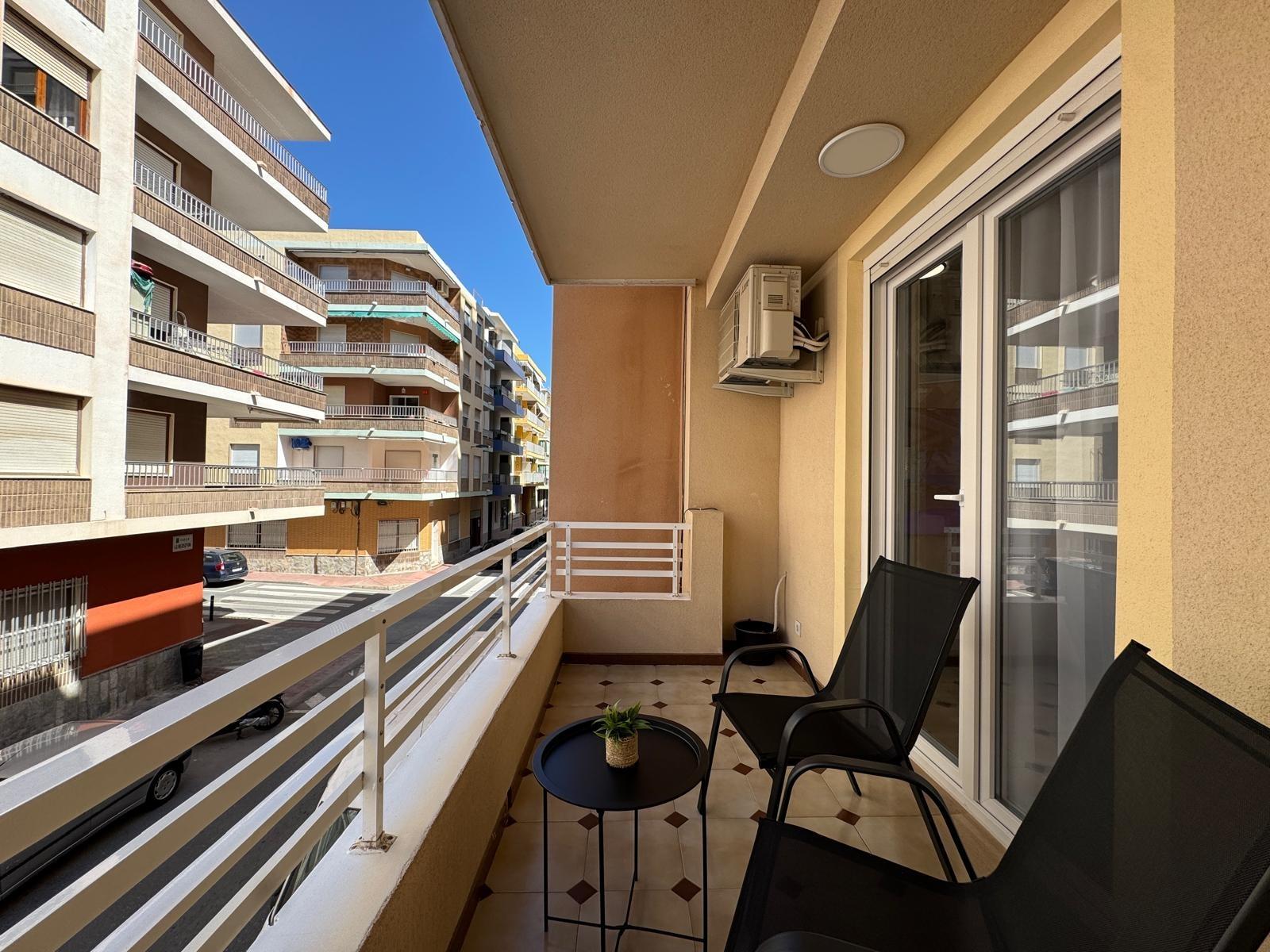 Apartamento en Torrevieja, Alicante, España 3 dormitorios, 100 m2 No. 189845