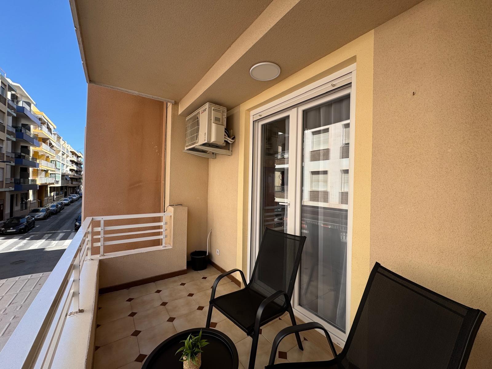 Apartamento en Torrevieja, Alicante, España 3 dormitorios, 100 m2 No. 189845