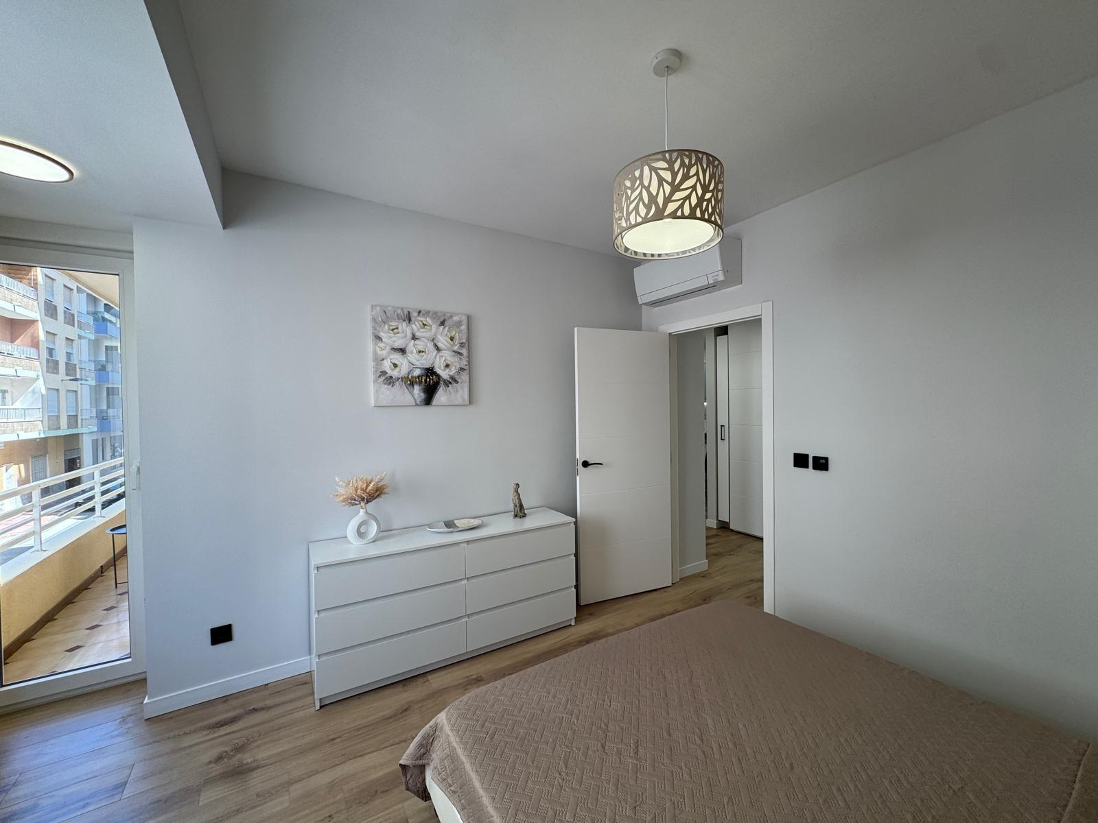 Apartamento en Torrevieja, Alicante, España 3 dormitorios, 100 m2 No. 189845