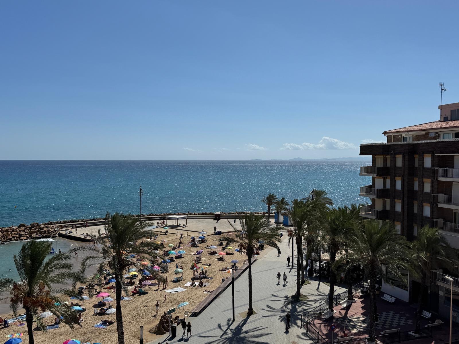 Apartamento en Torrevieja, Alicante, España 3 dormitorios, 100 m2 No. 189845