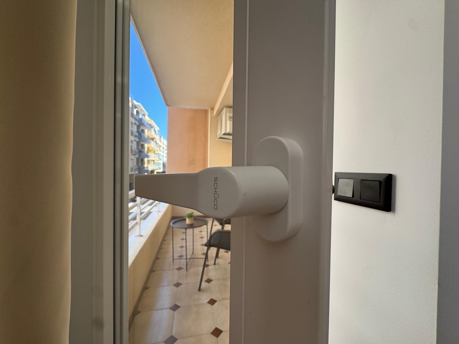 Apartamento en Torrevieja, Alicante, España 3 dormitorios, 100 m2 No. 189845